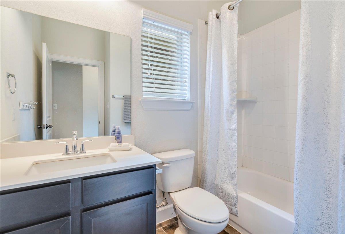 221 Clearwater Way Property Photo 27