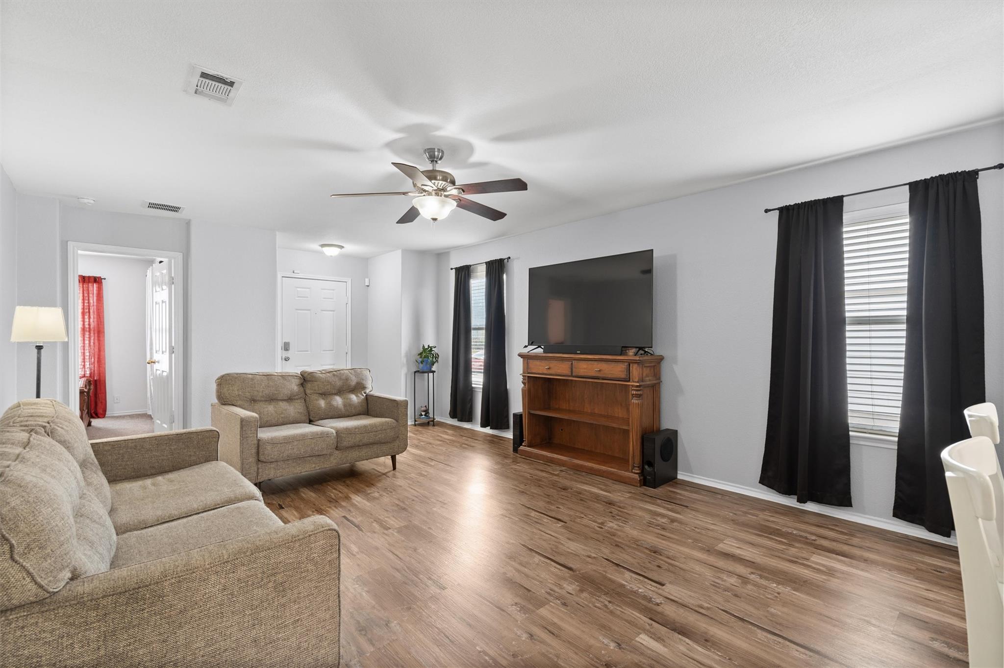 324 Almquist St Property Photo 5