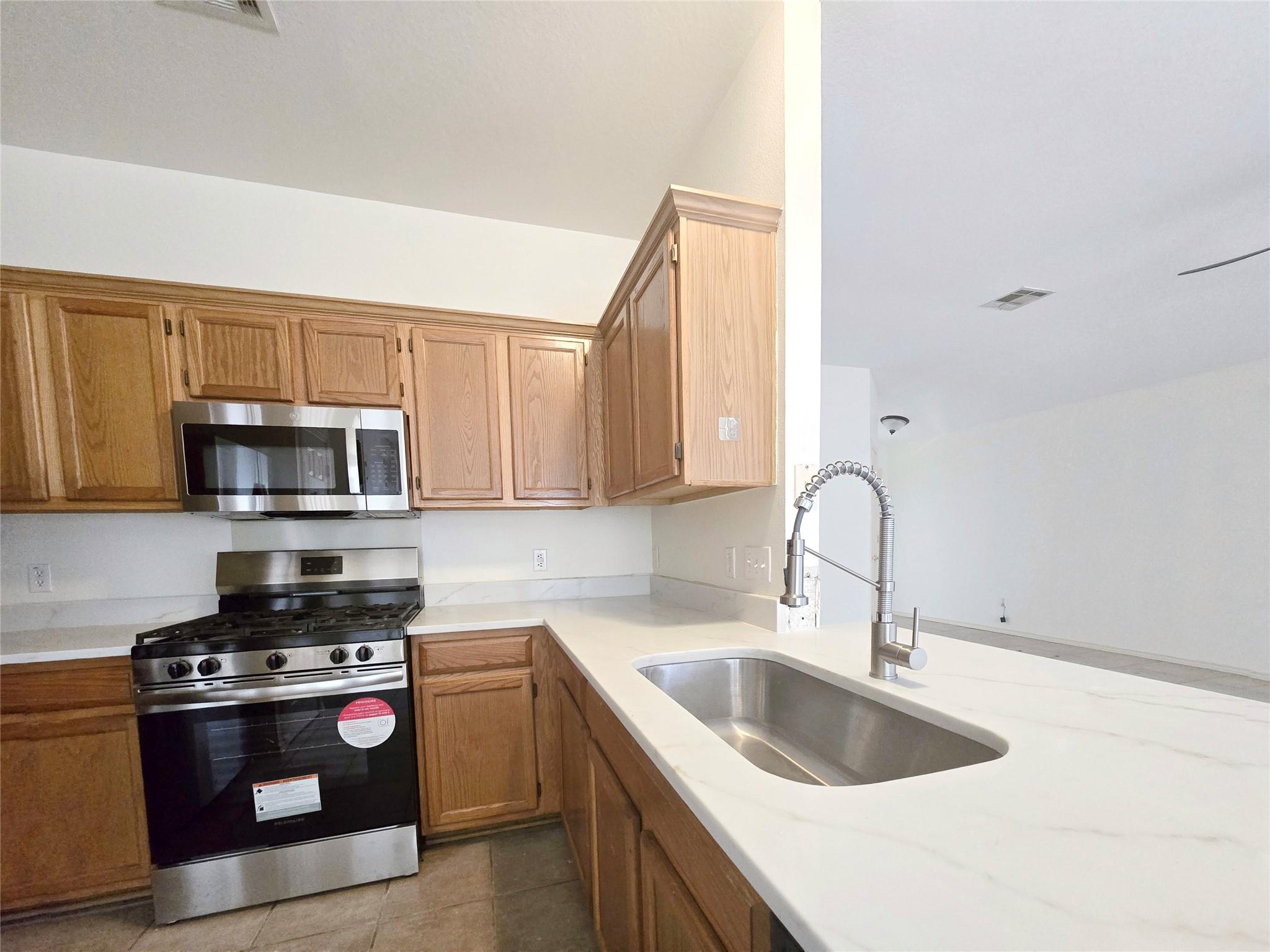 1128 Brashear Ln Property Photo 7