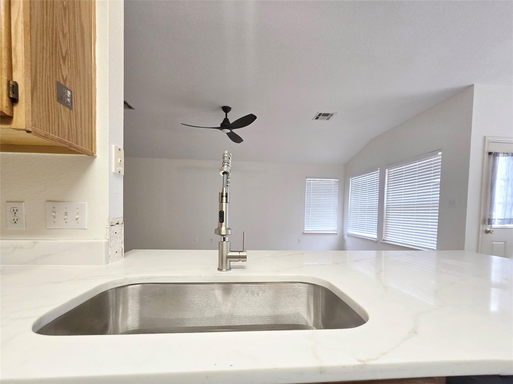 1128 Brashear Ln Property Photo 10