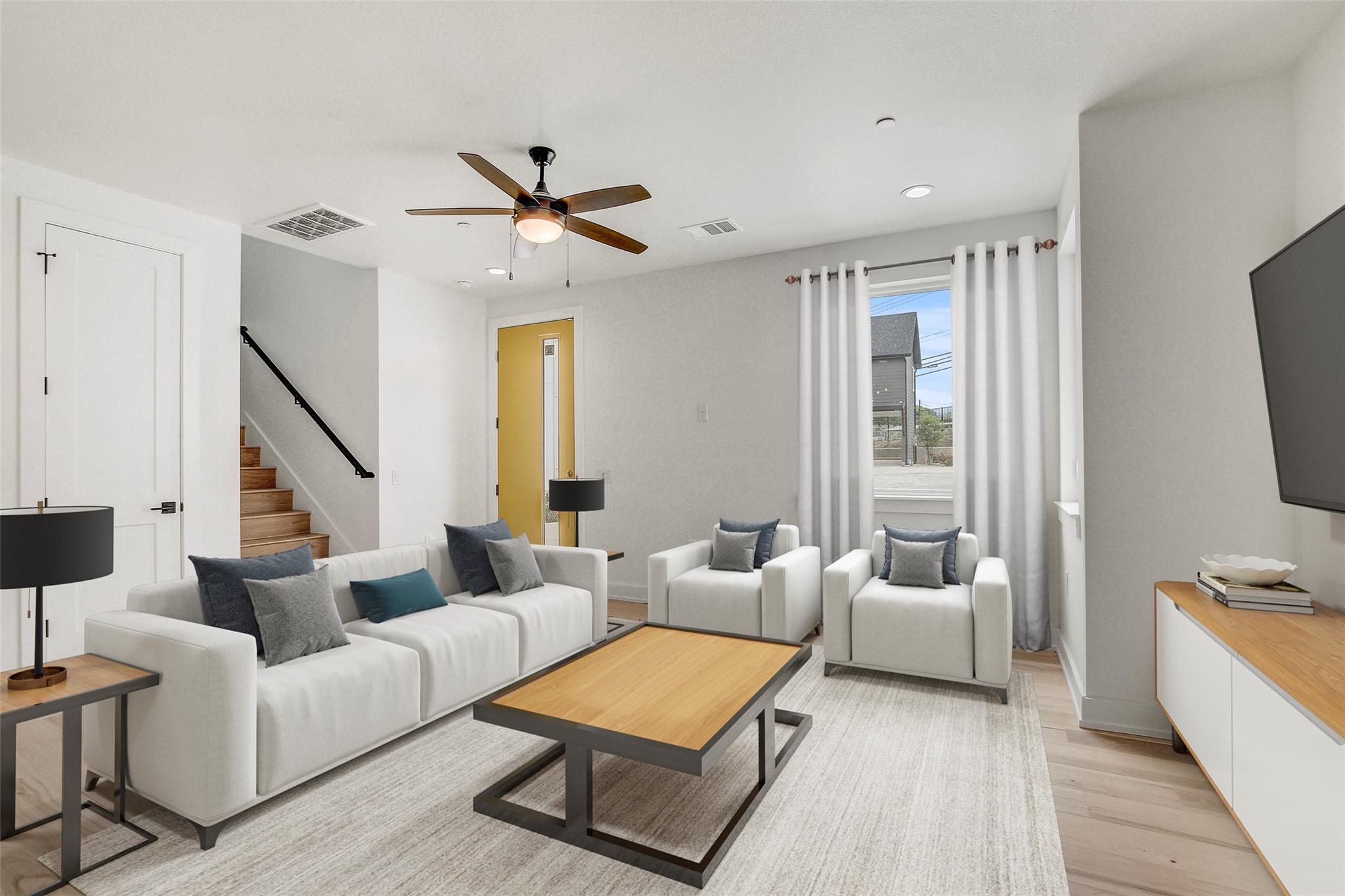 4127 E 12th St #8 Property Photo 1