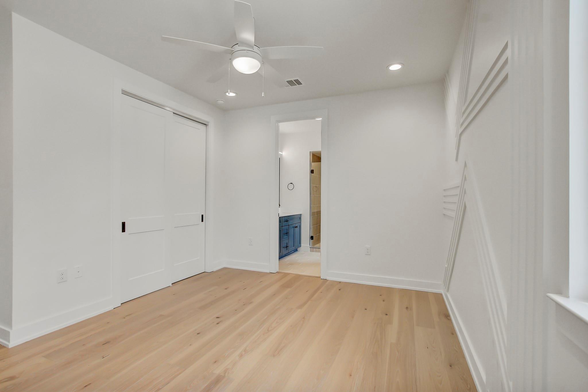 4127 E 12th St #8 Property Photo 19