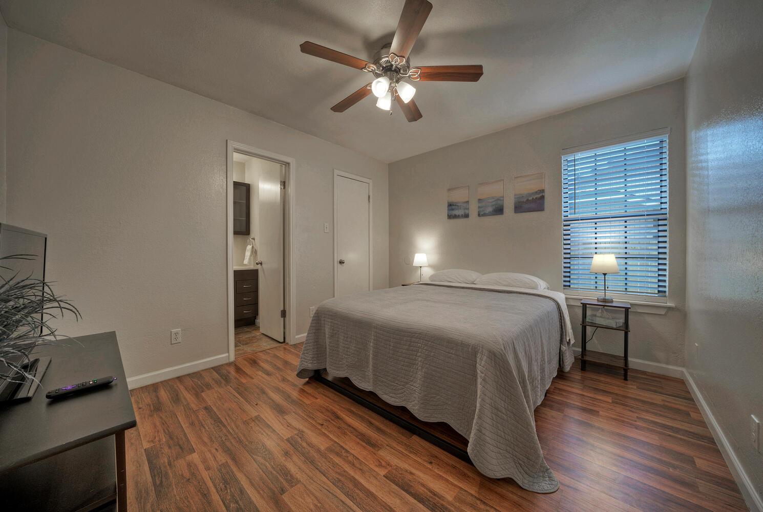 1004 Hyridge St Property Photo 5