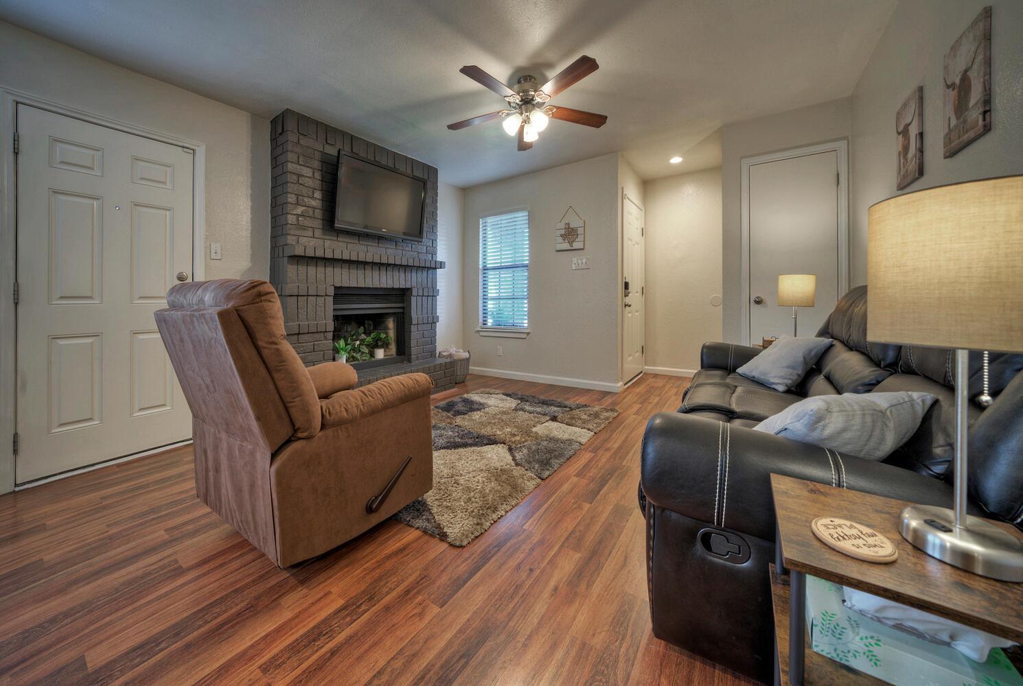 1004 Hyridge St Property Photo 11