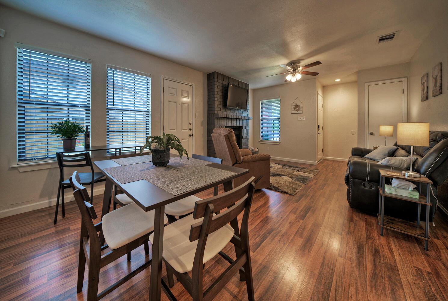 1004 Hyridge St Property Photo 12
