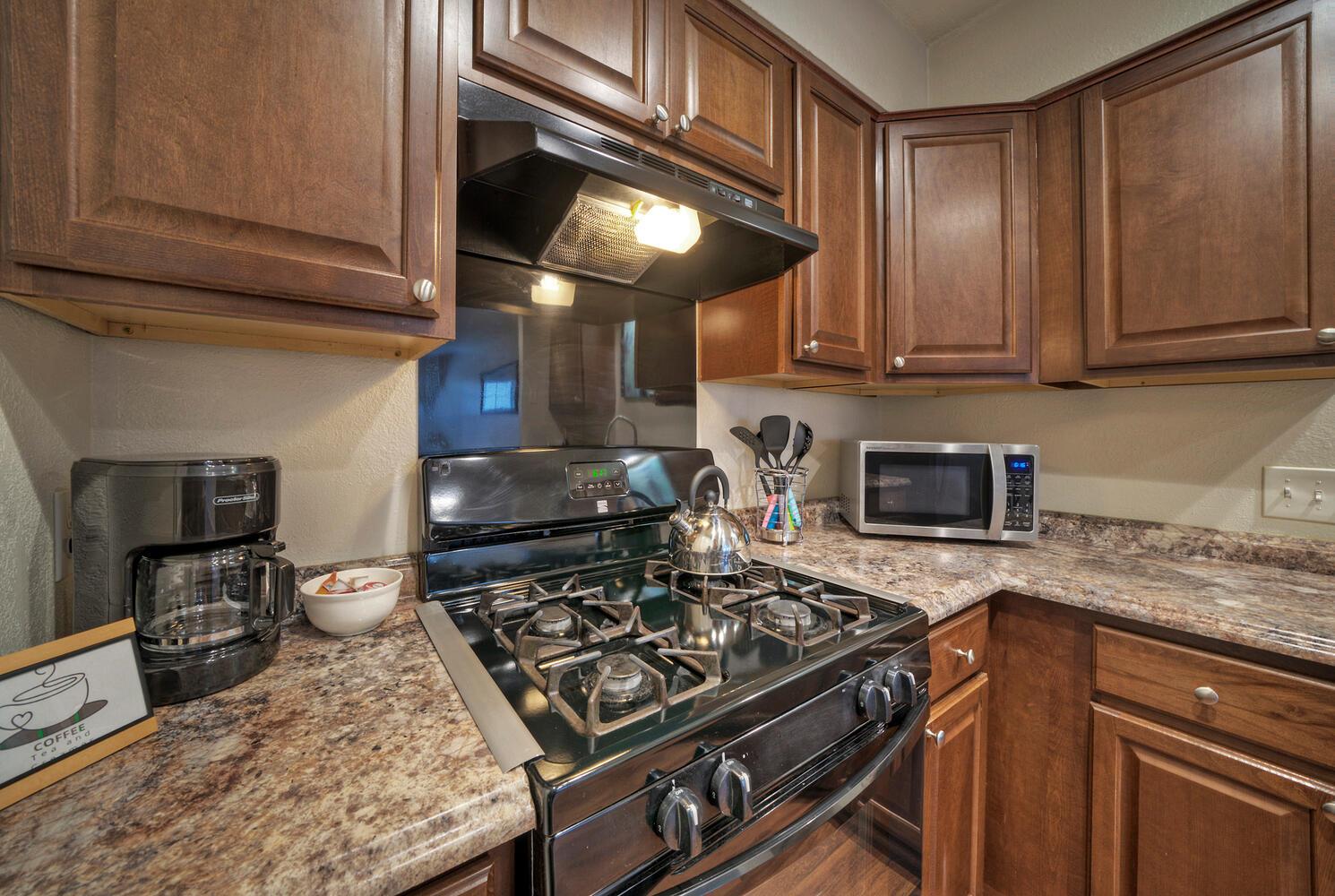 1004 Hyridge St Property Photo 14
