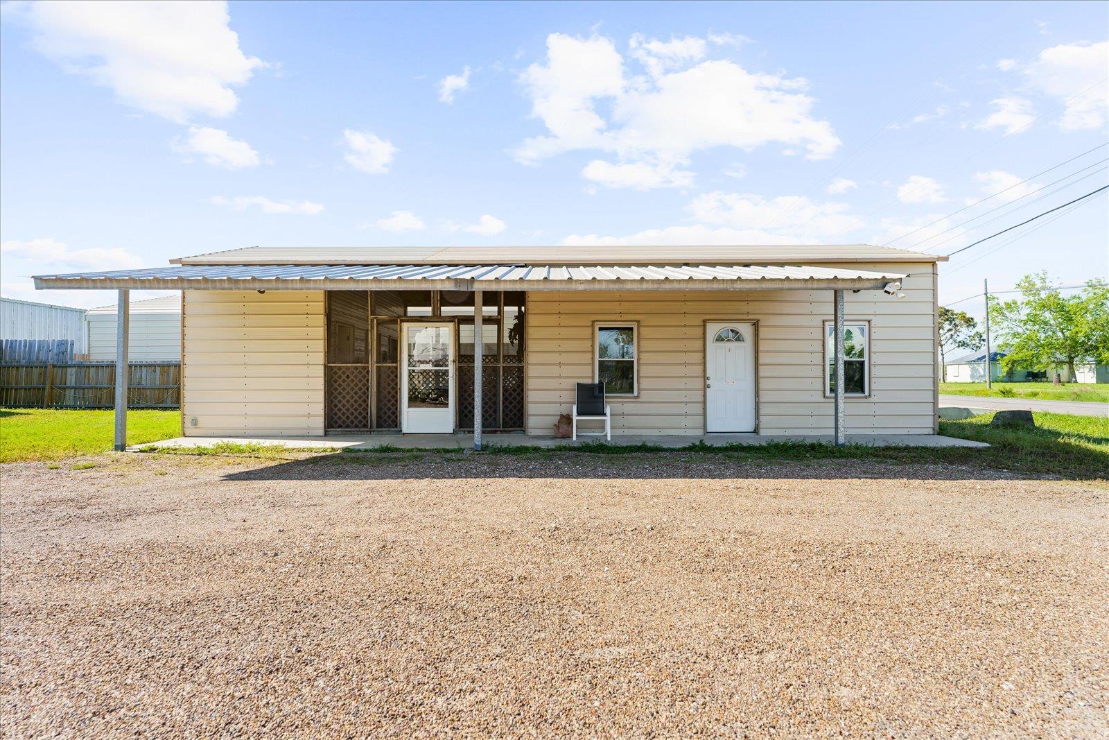 115 N Byers St Property Photo 10