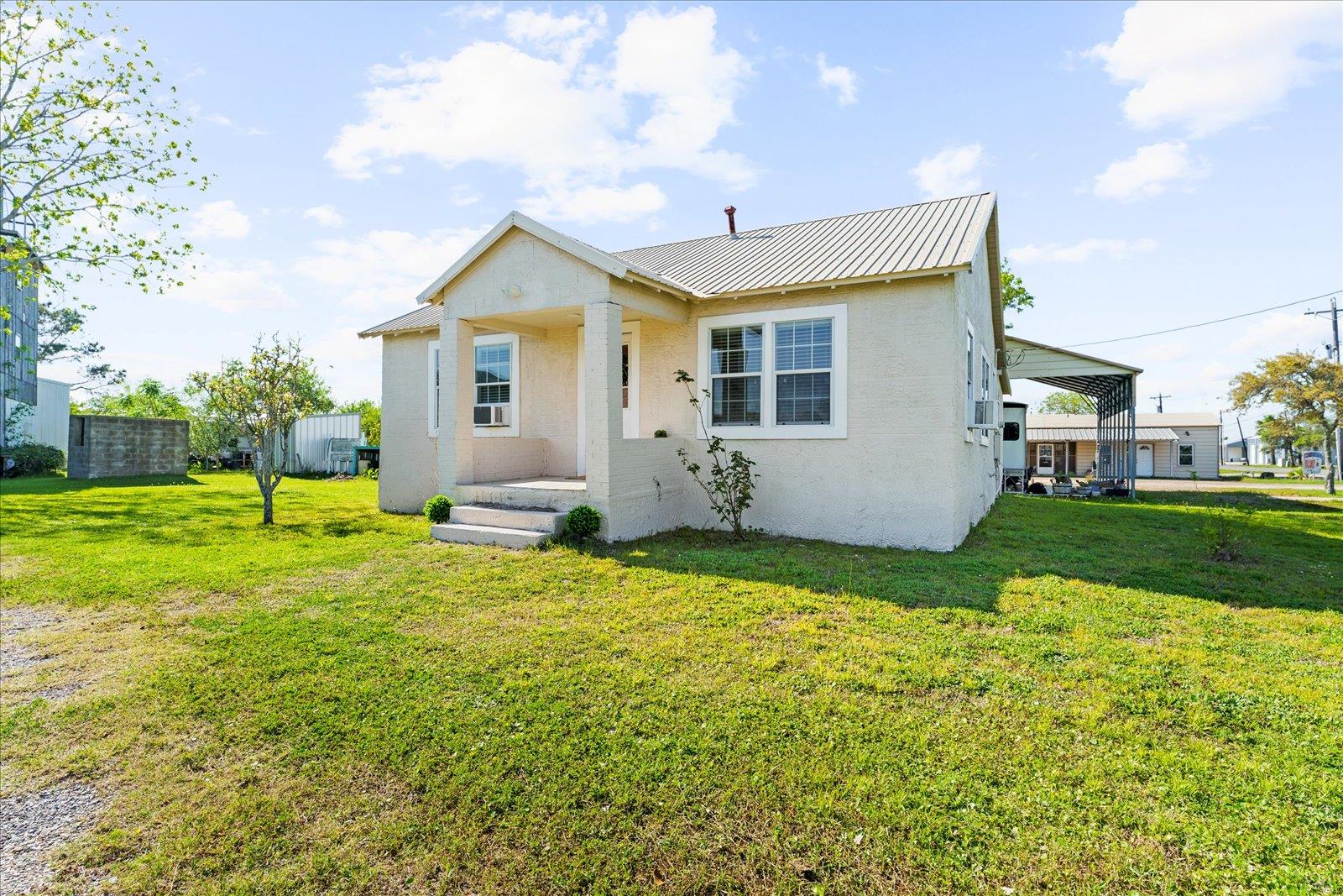 115 N Byers St Property Photo 16