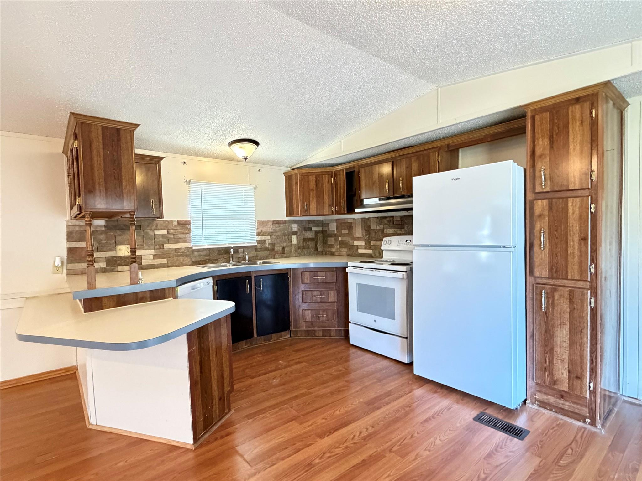 382 County Road 4450 None Property Photo 3