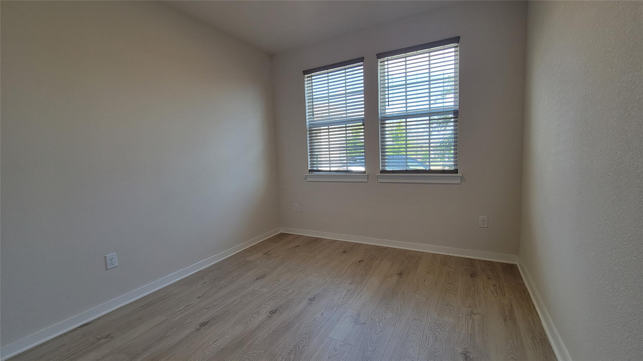 429 Tinto St Property Photo 3
