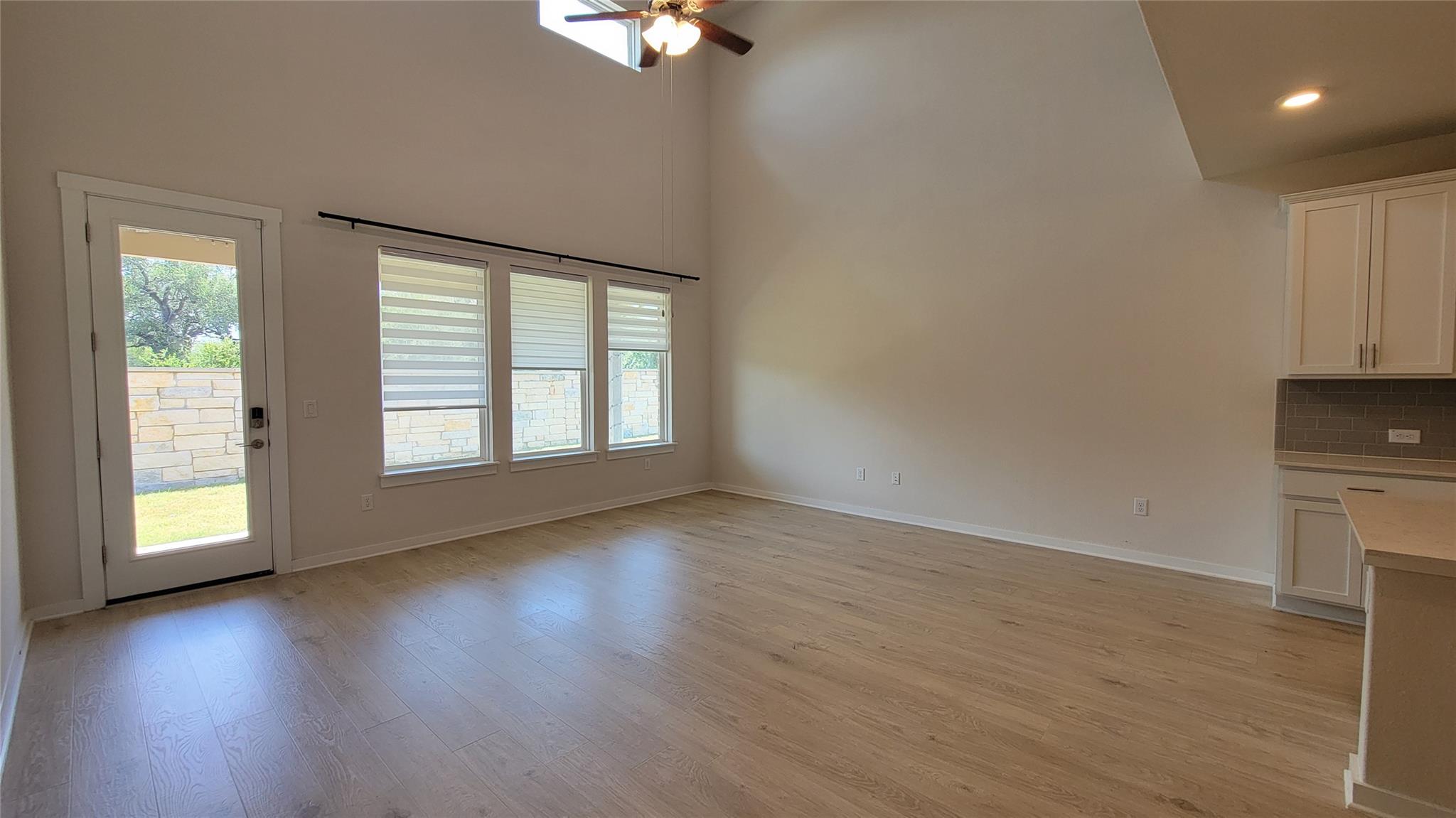 429 Tinto St Property Photo 11