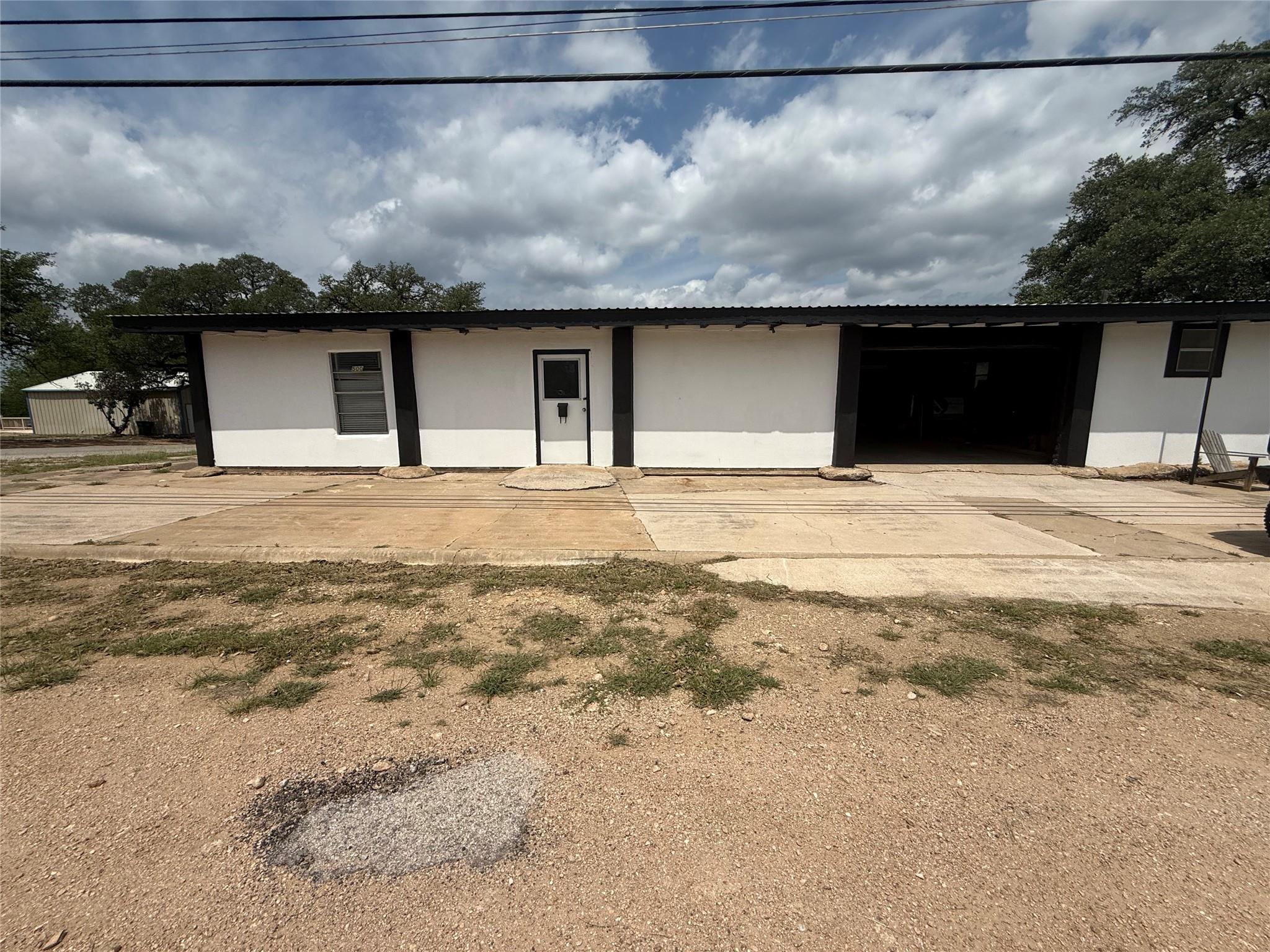 500 Main St Property Photo