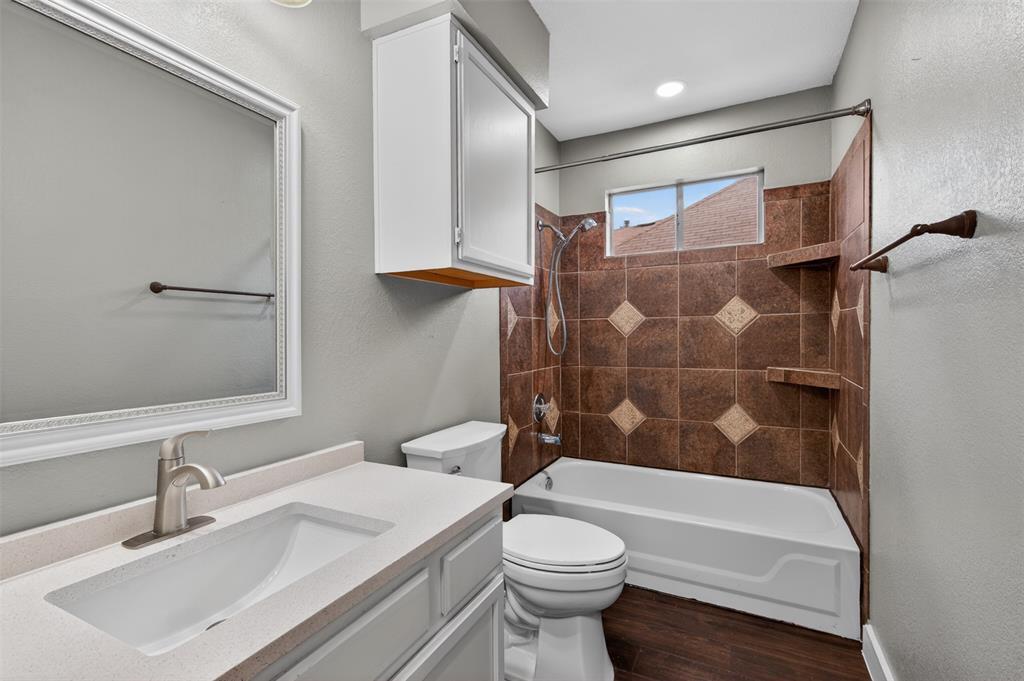 7601 Windrush Dr Property Photo 24