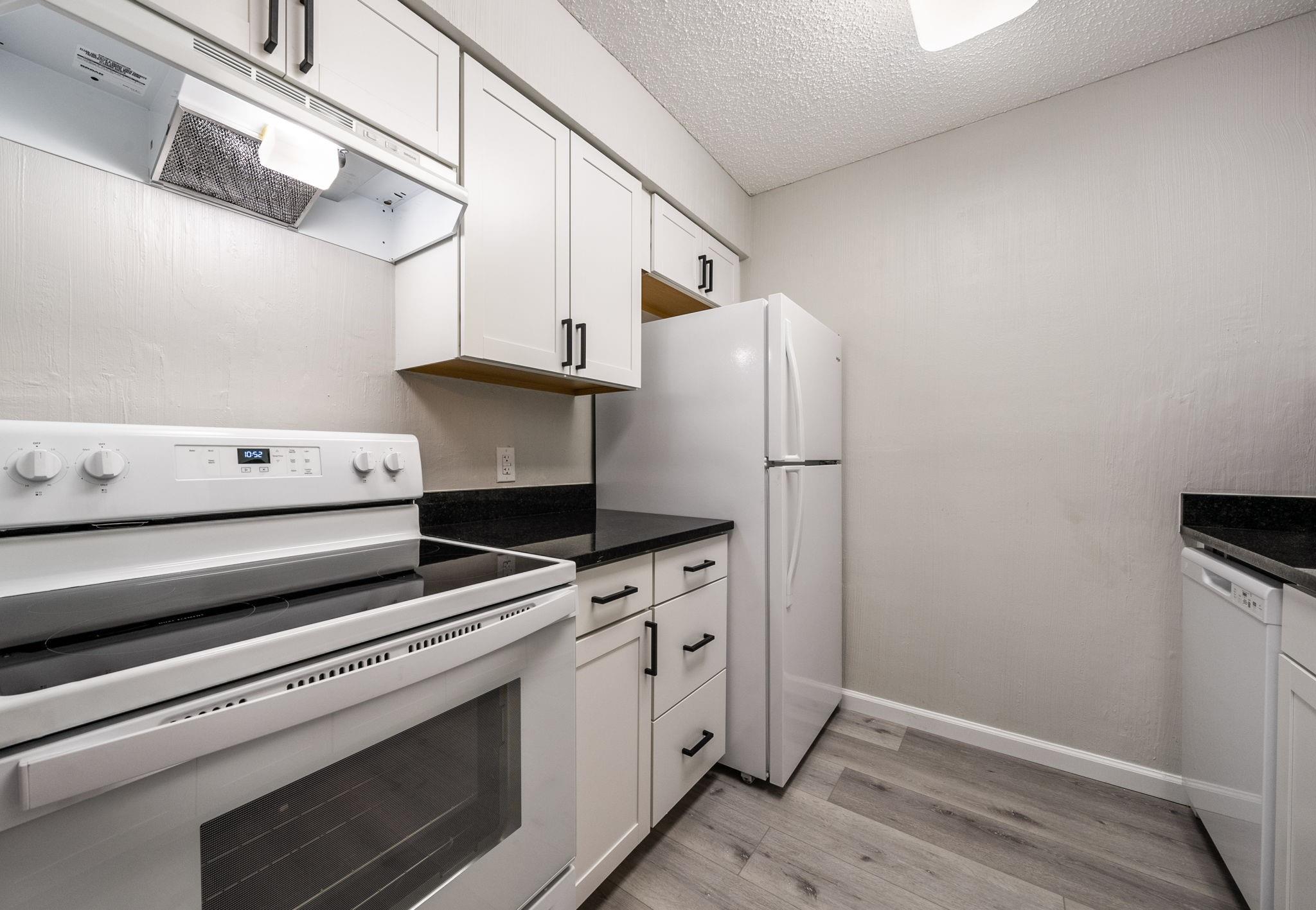 428 S Sailmaster St #b Property Photo 4
