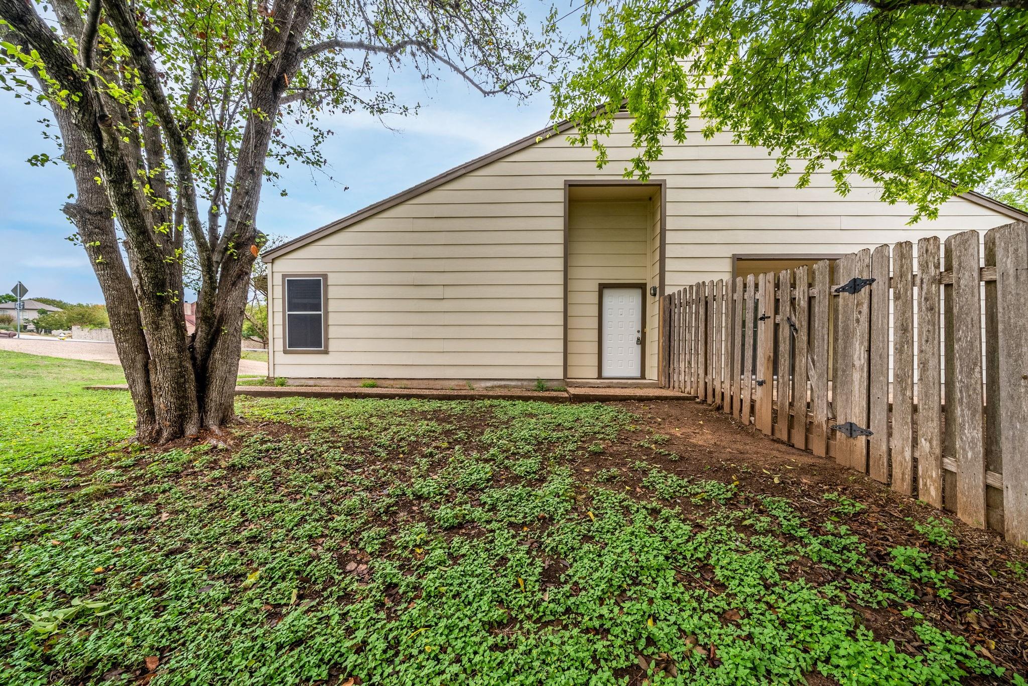 428 S Sailmaster St #b Property Photo 18