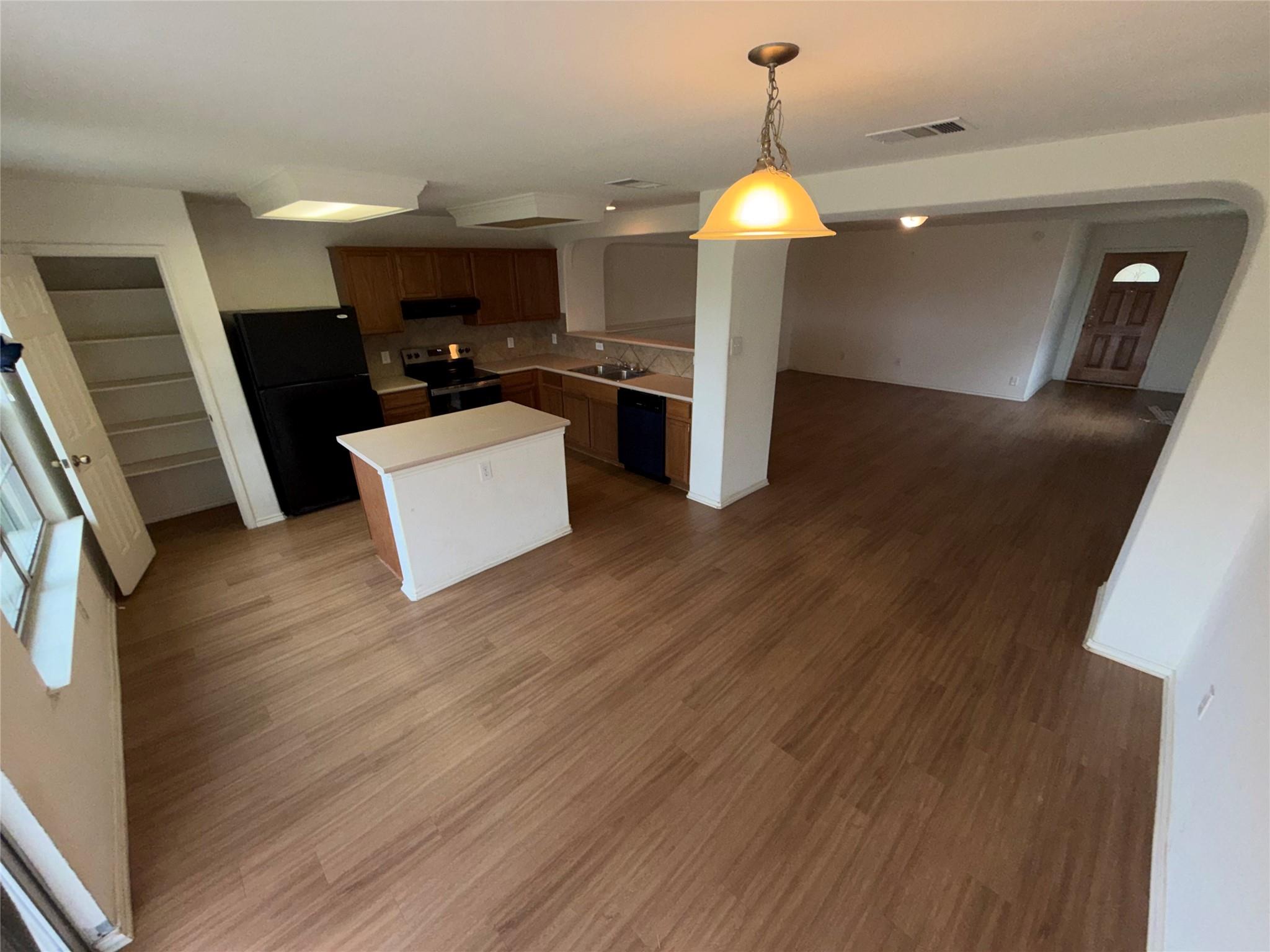 621 Dark Tree Ln Property Photo 3