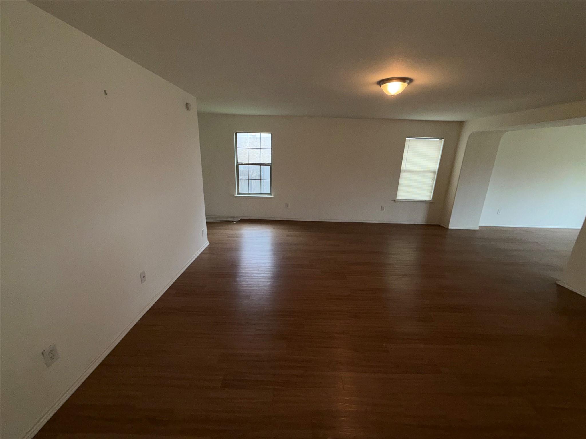 621 Dark Tree Ln Property Photo 5