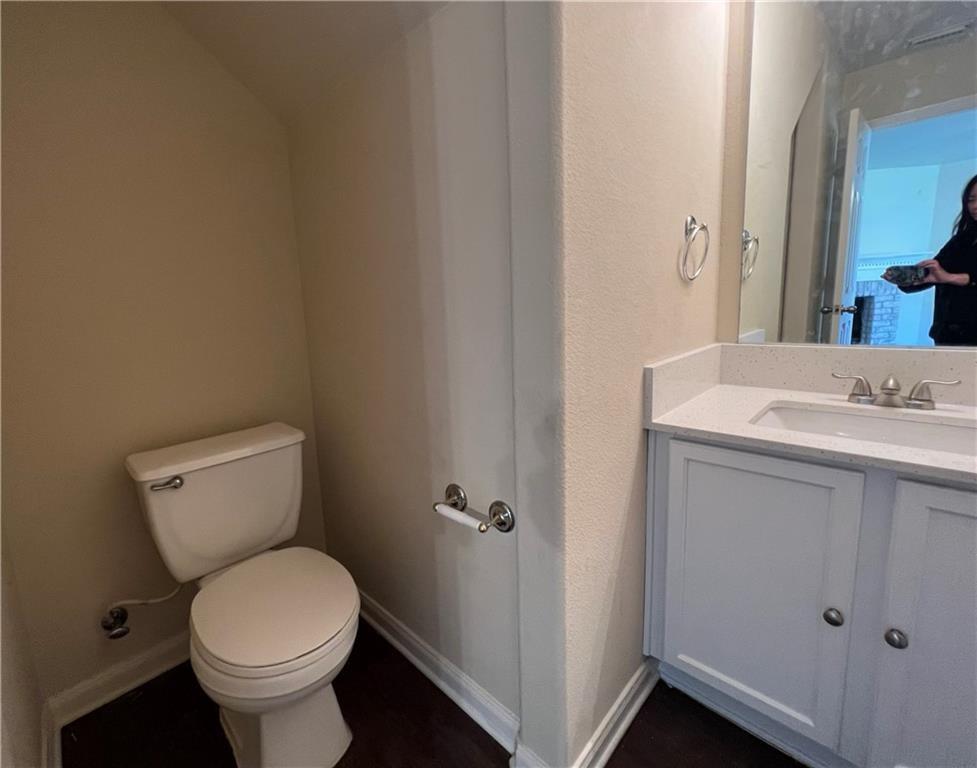 2307 Founder Dr Property Photo 21