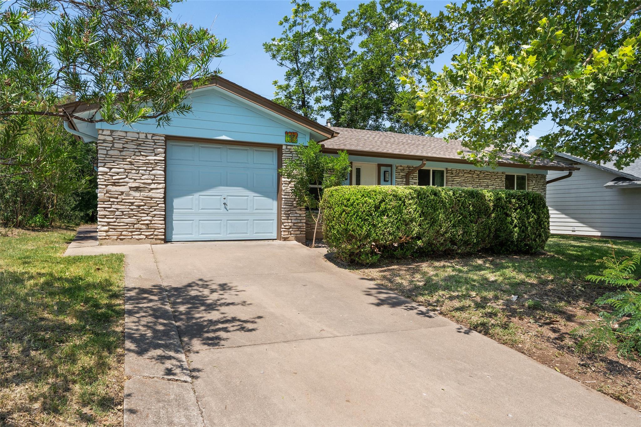 1012 Chesapeake Dr Property Photo 1