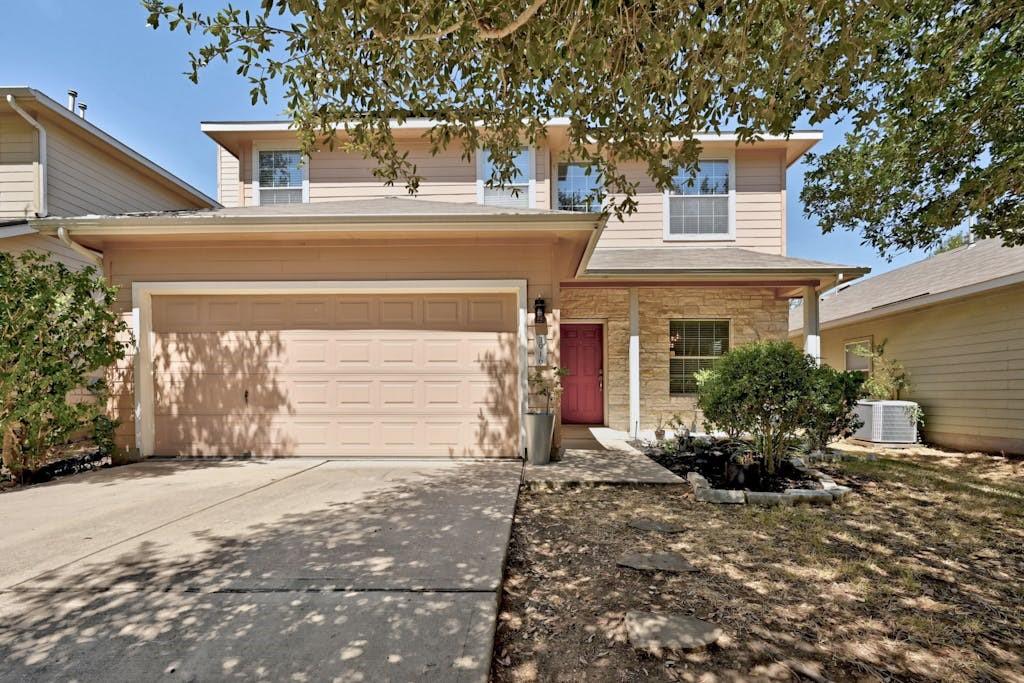 3916 Bronco Bend Loop Property Photo 1