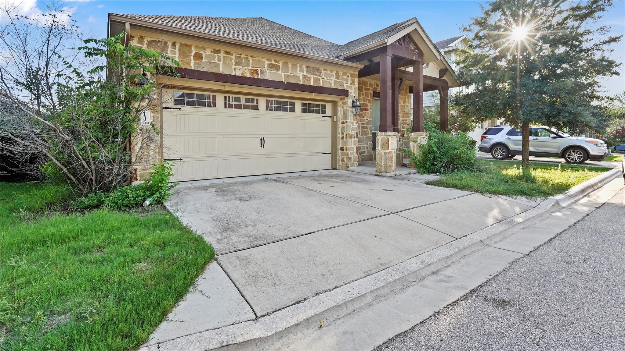 135 Simon None Property Photo 1