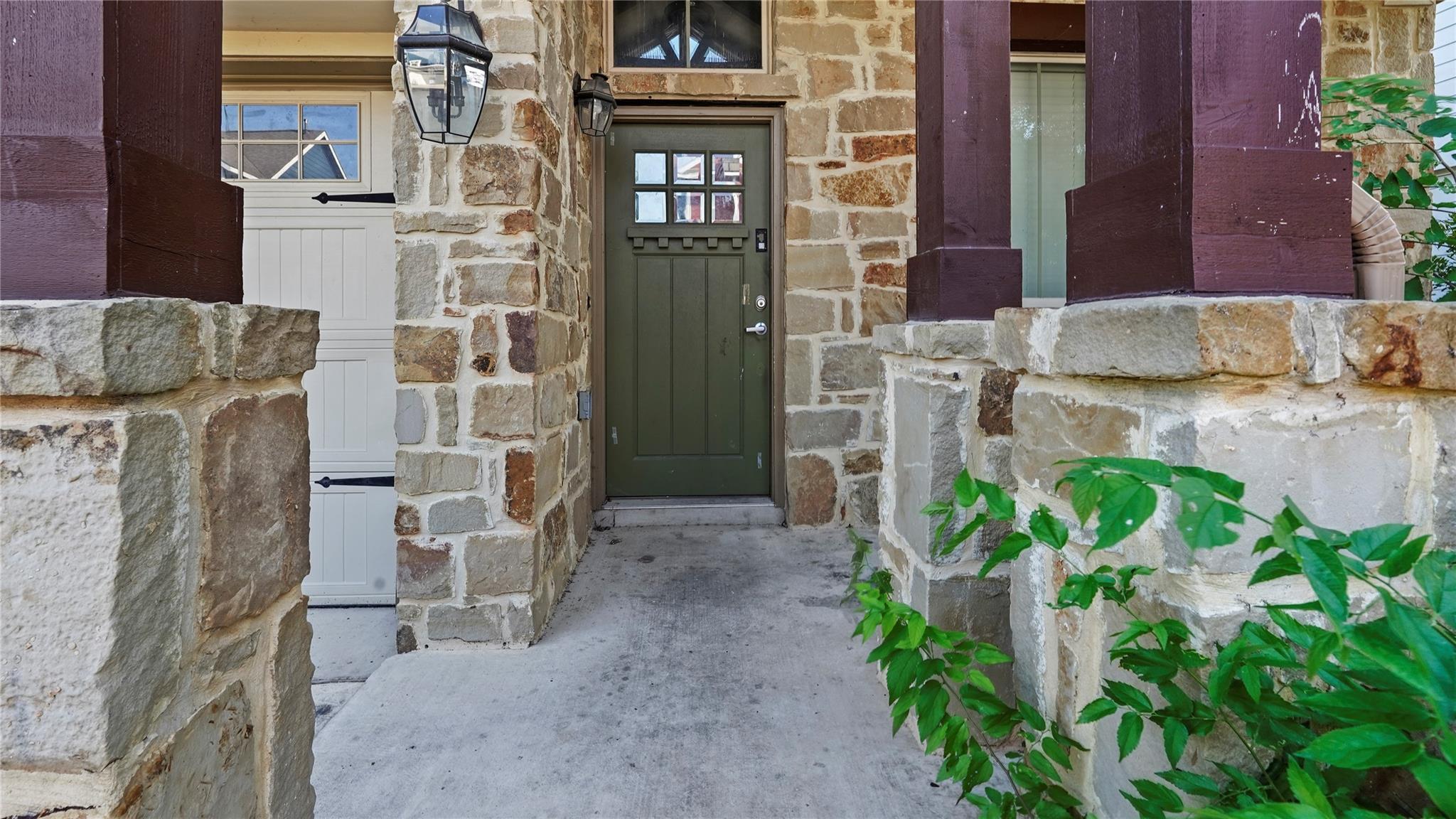 135 Simon None Property Photo 2