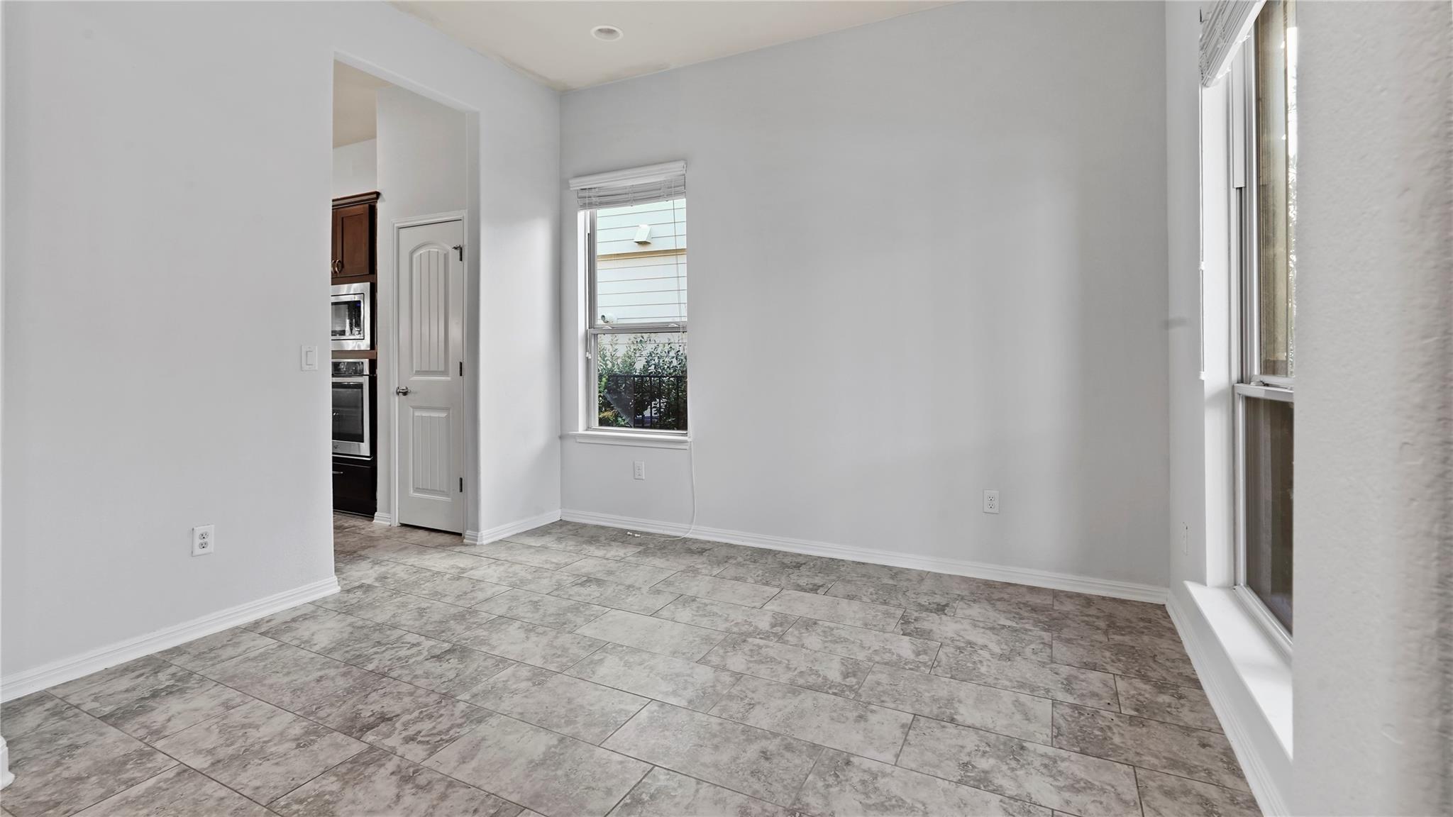 135 Simon None Property Photo 3
