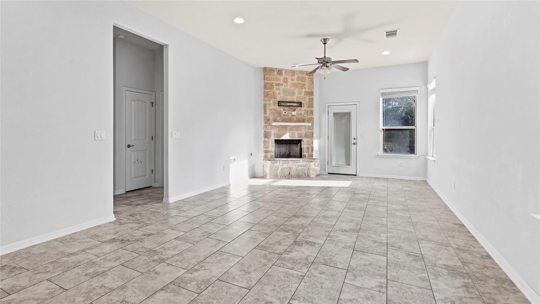 135 Simon None Property Photo 9