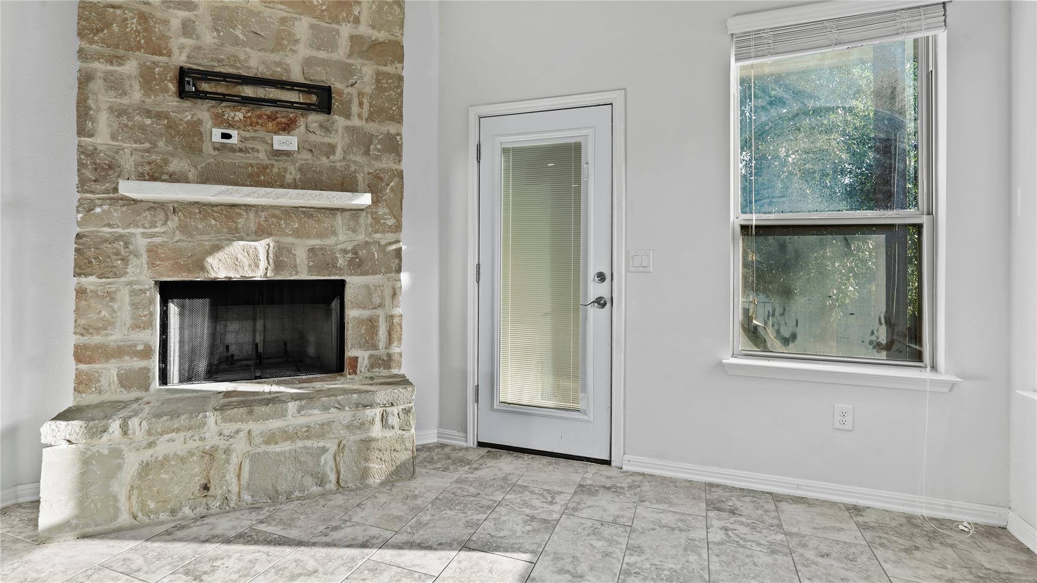 135 Simon None Property Photo 25