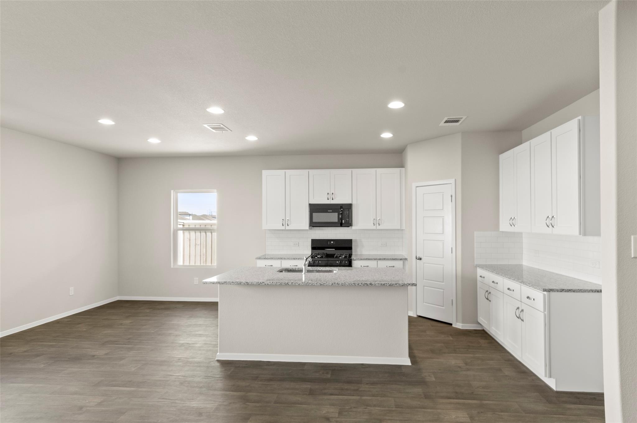 1211 Teychas Dr Property Photo 8