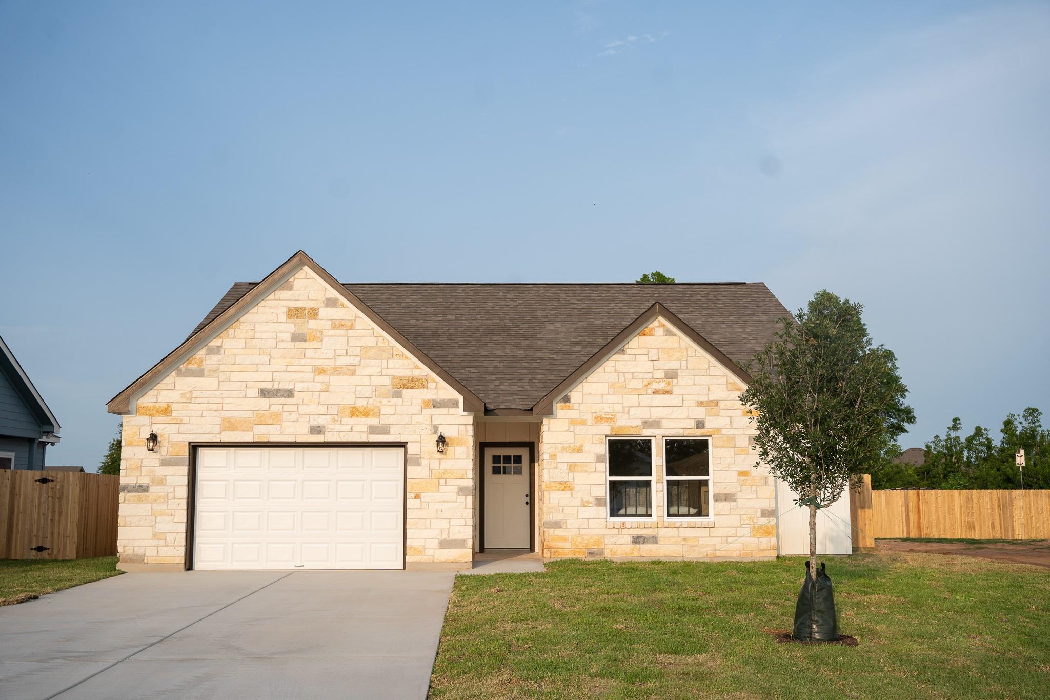 304 String Prairie Way Property Photo 1