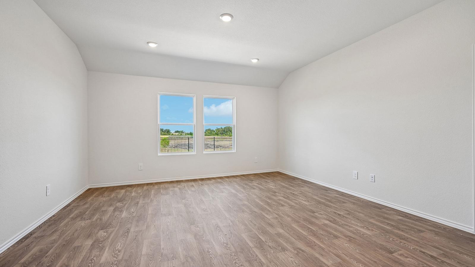 218 Salkeld Dr Property Photo 4