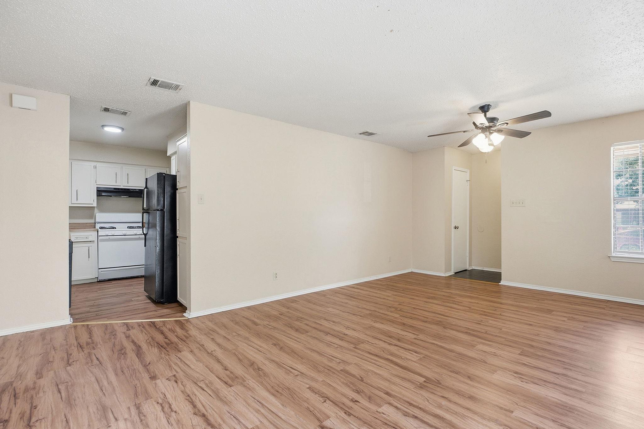 904/906 Hyridge St Property Photo 7