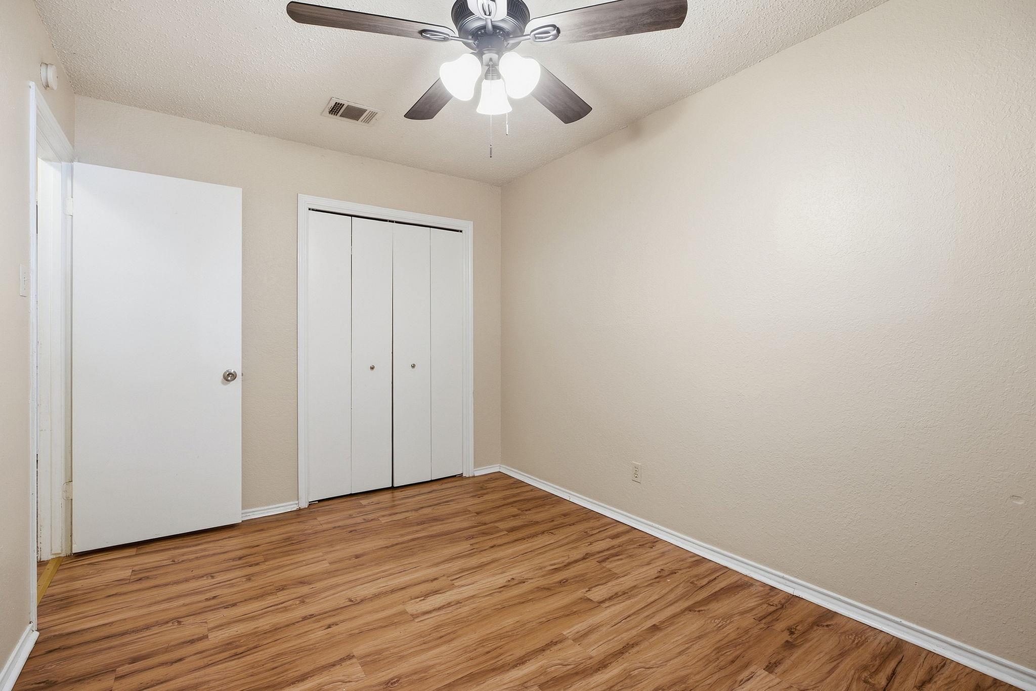904/906 Hyridge St Property Photo 15