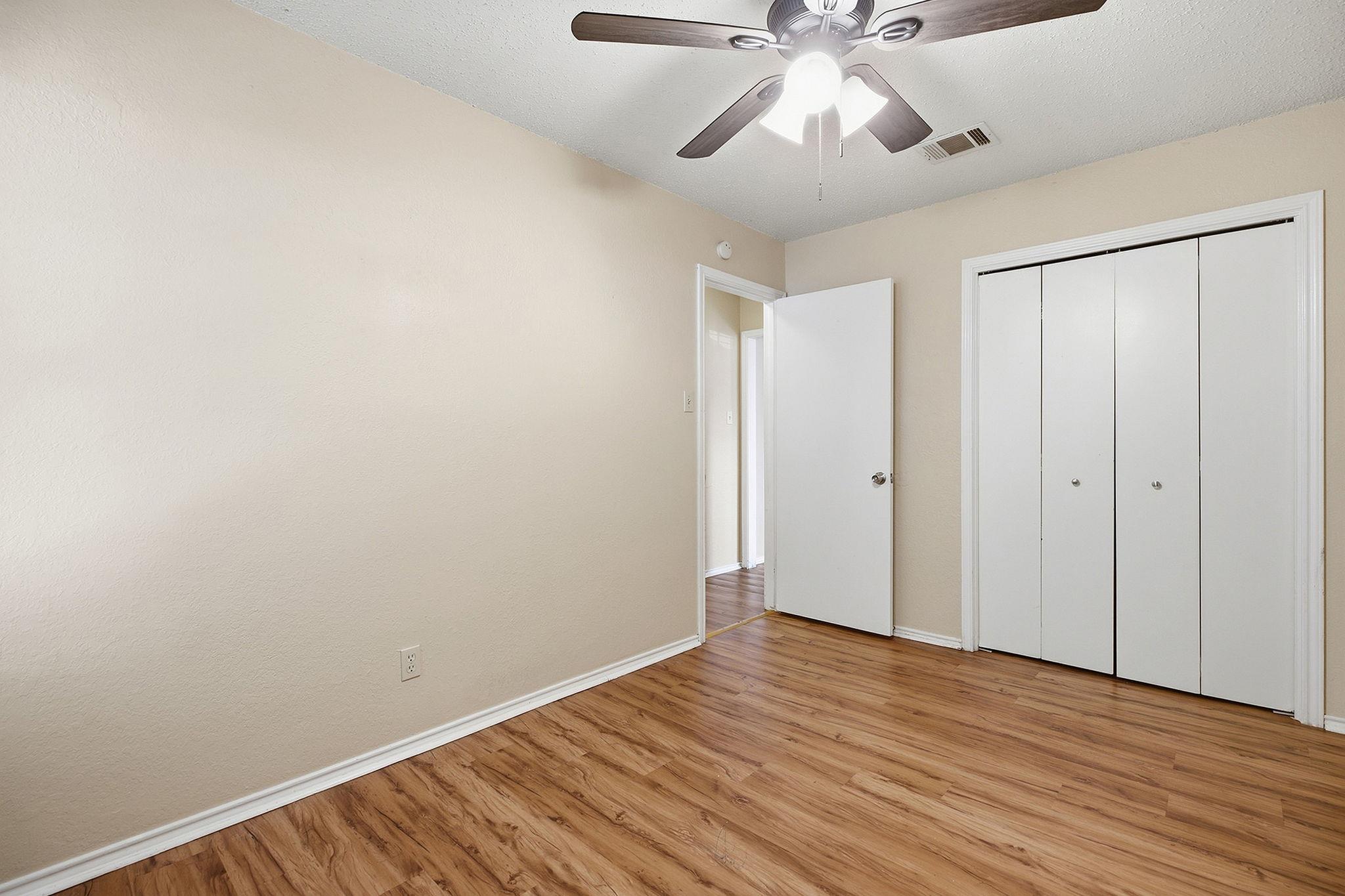 904/906 Hyridge St Property Photo 20