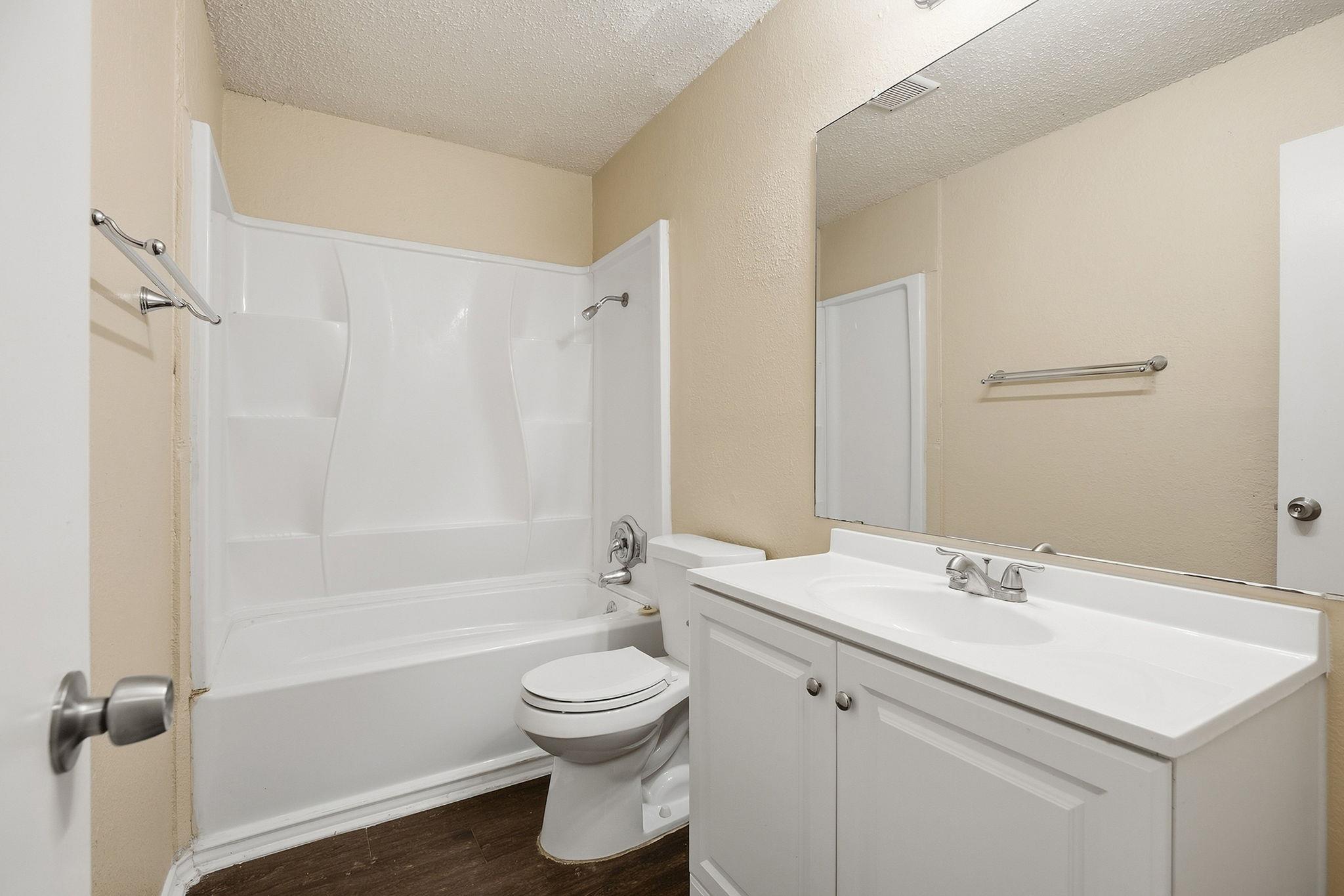 904/906 Hyridge St Property Photo 23
