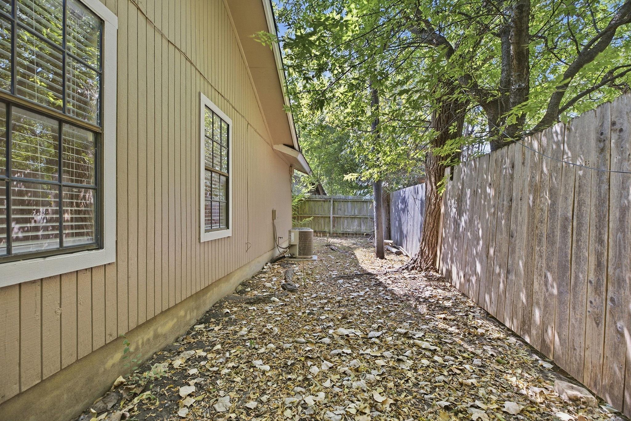 904/906 Hyridge St Property Photo 26