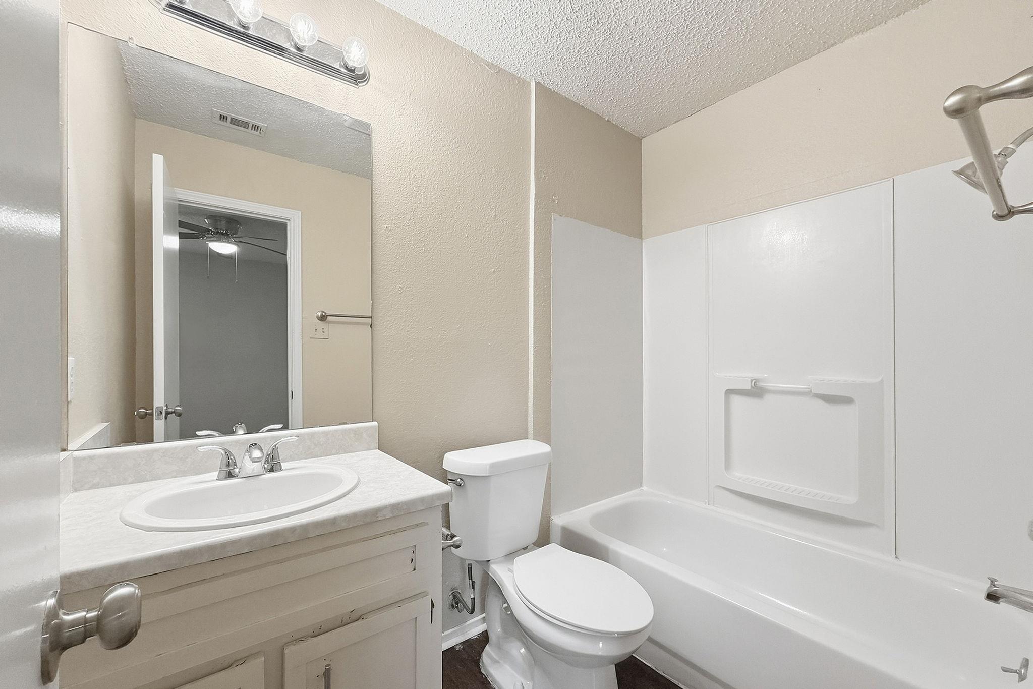 904/906 Hyridge St Property Photo 29