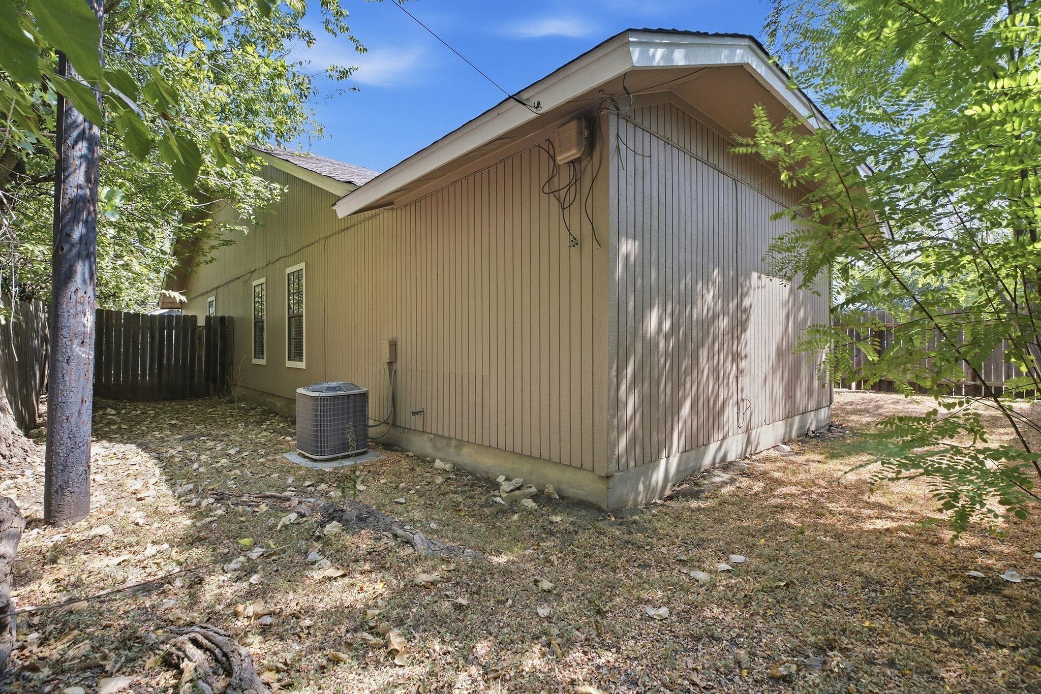 904/906 Hyridge St Property Photo 34