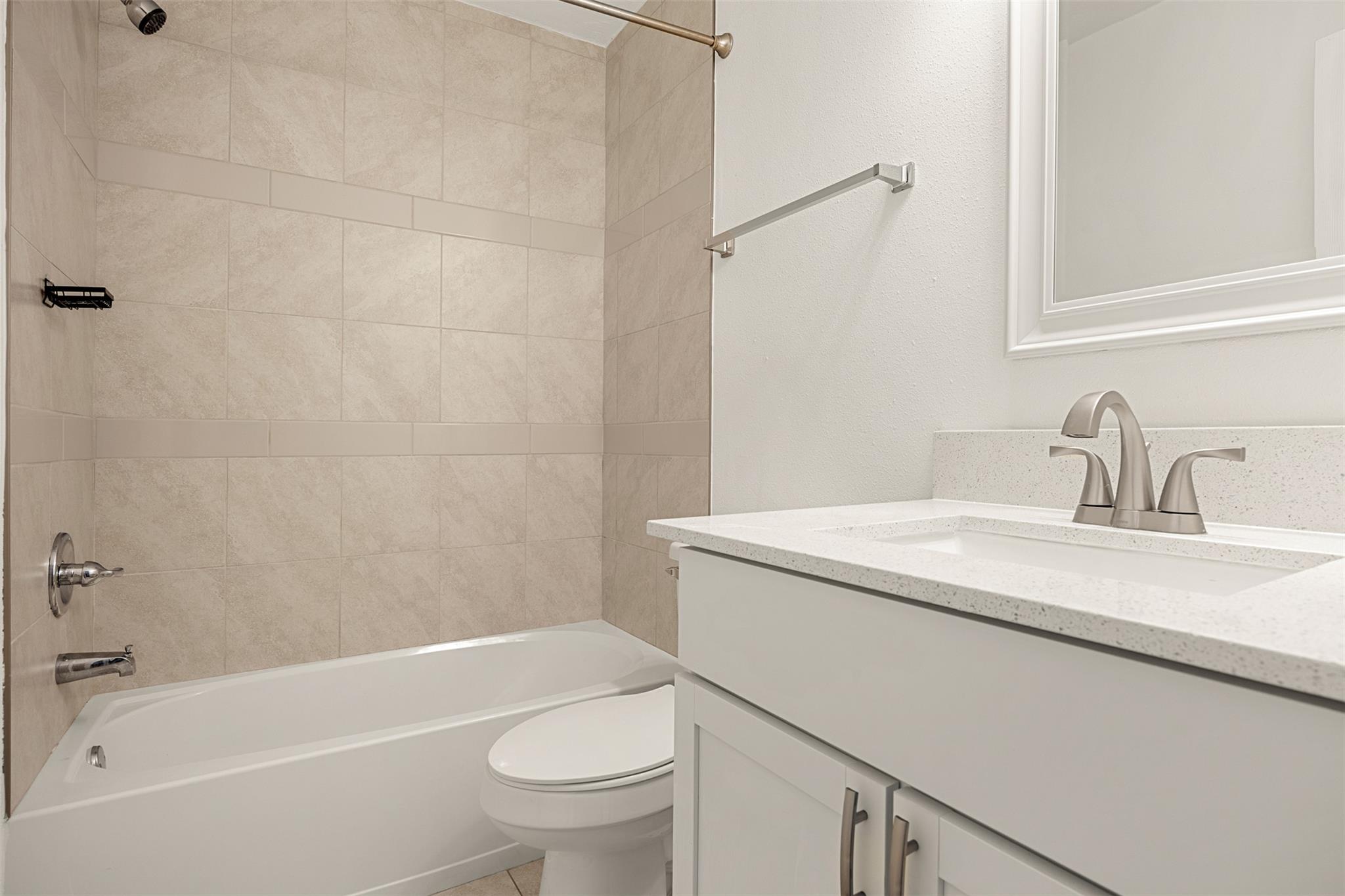 6409 Burns St #106 Property Photo 11