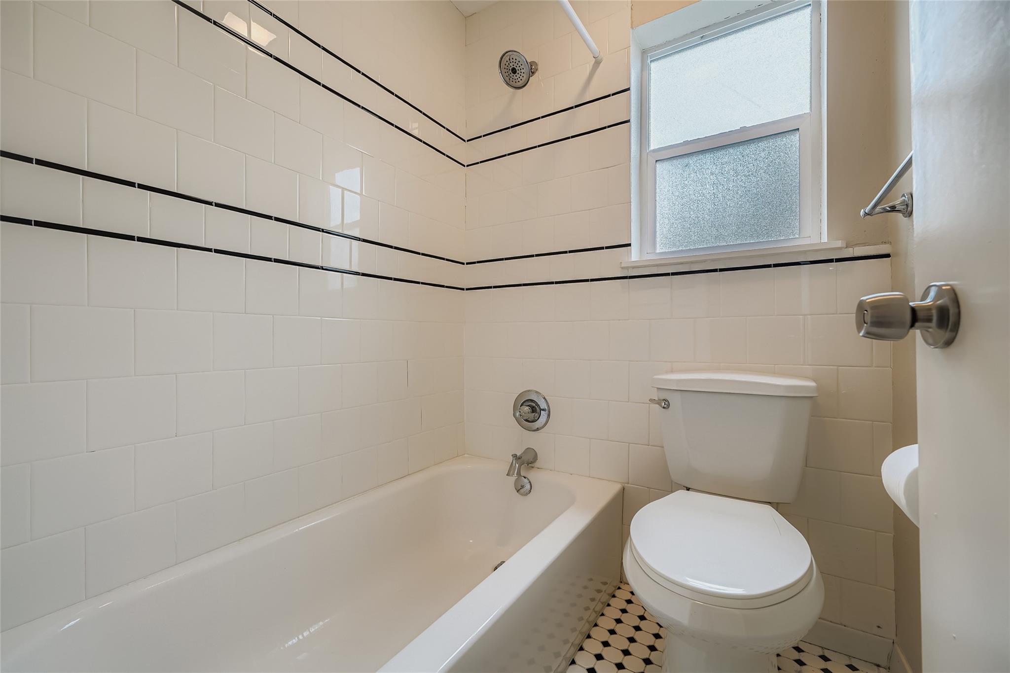 5604 Woodrow Ave #11 Property Photo 16
