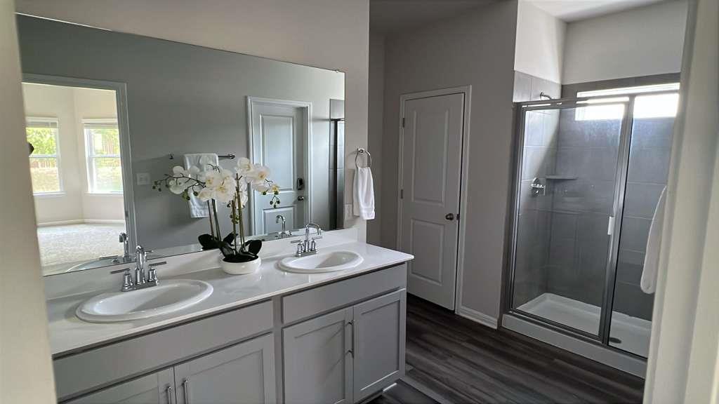 929 Main St Property Photo 9
