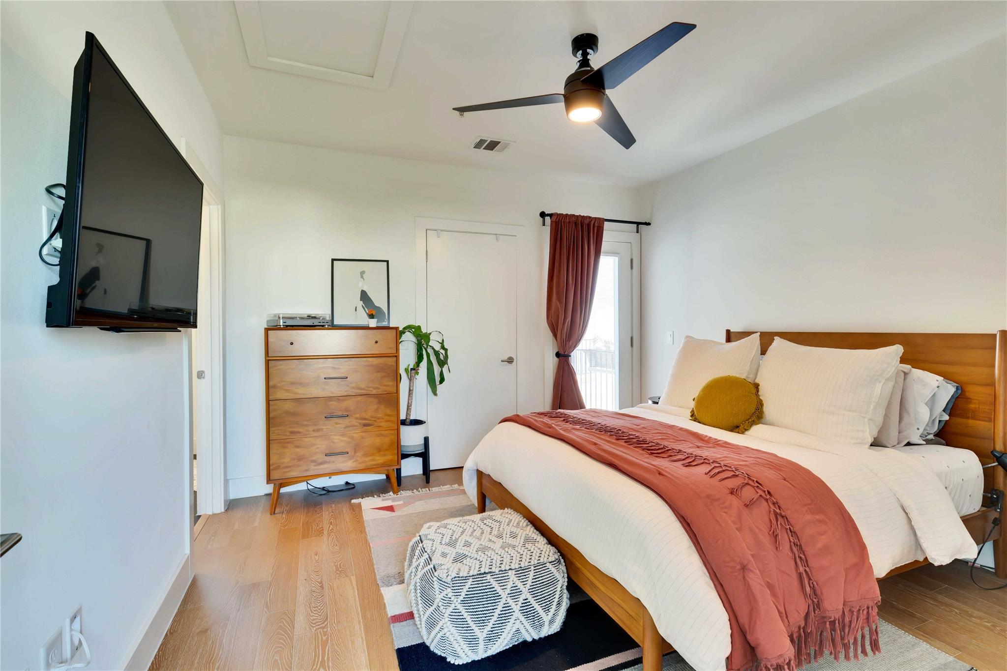 1128 Chicon St #201 Property Photo 16