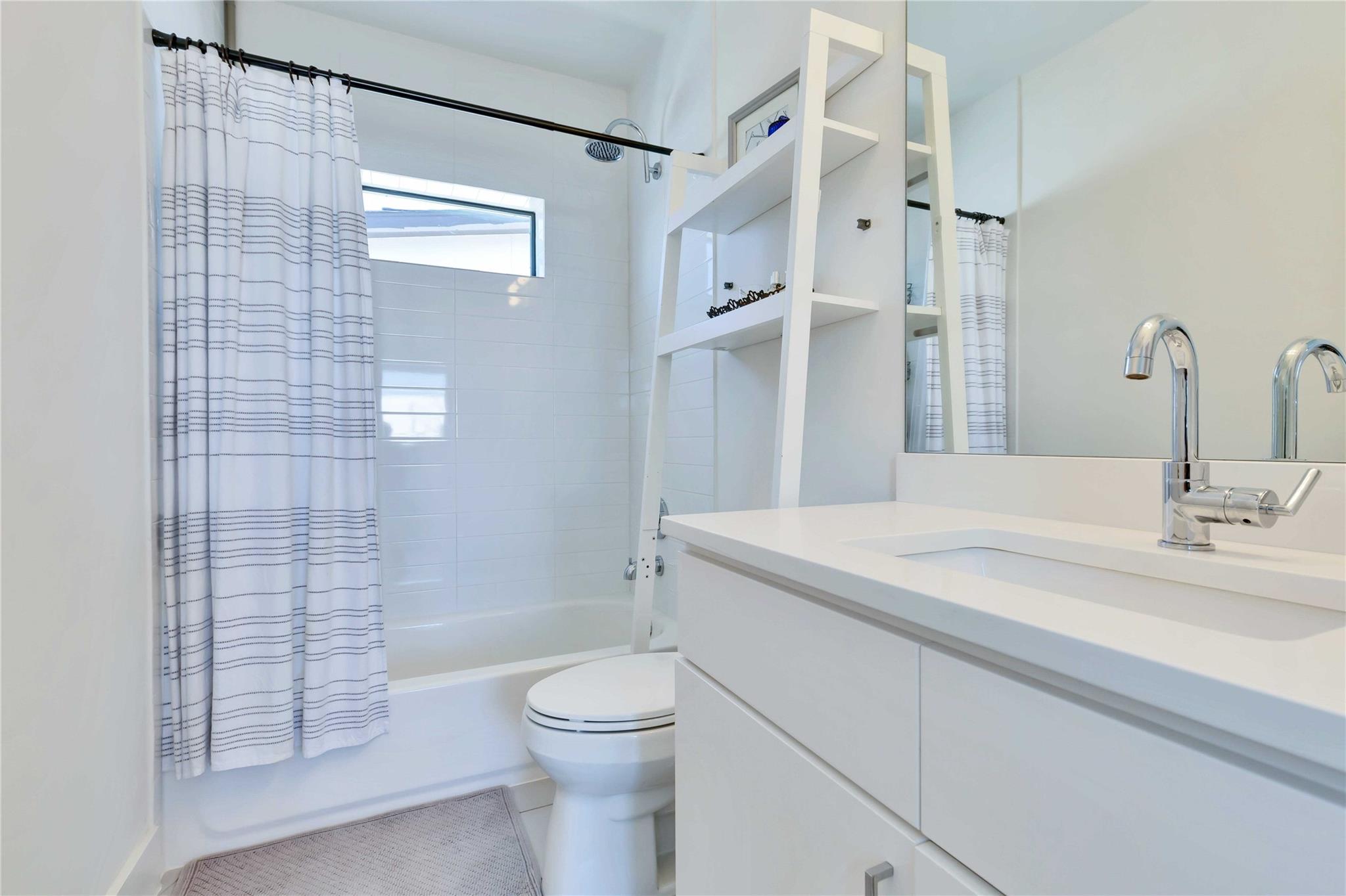 1128 Chicon St #201 Property Photo 23