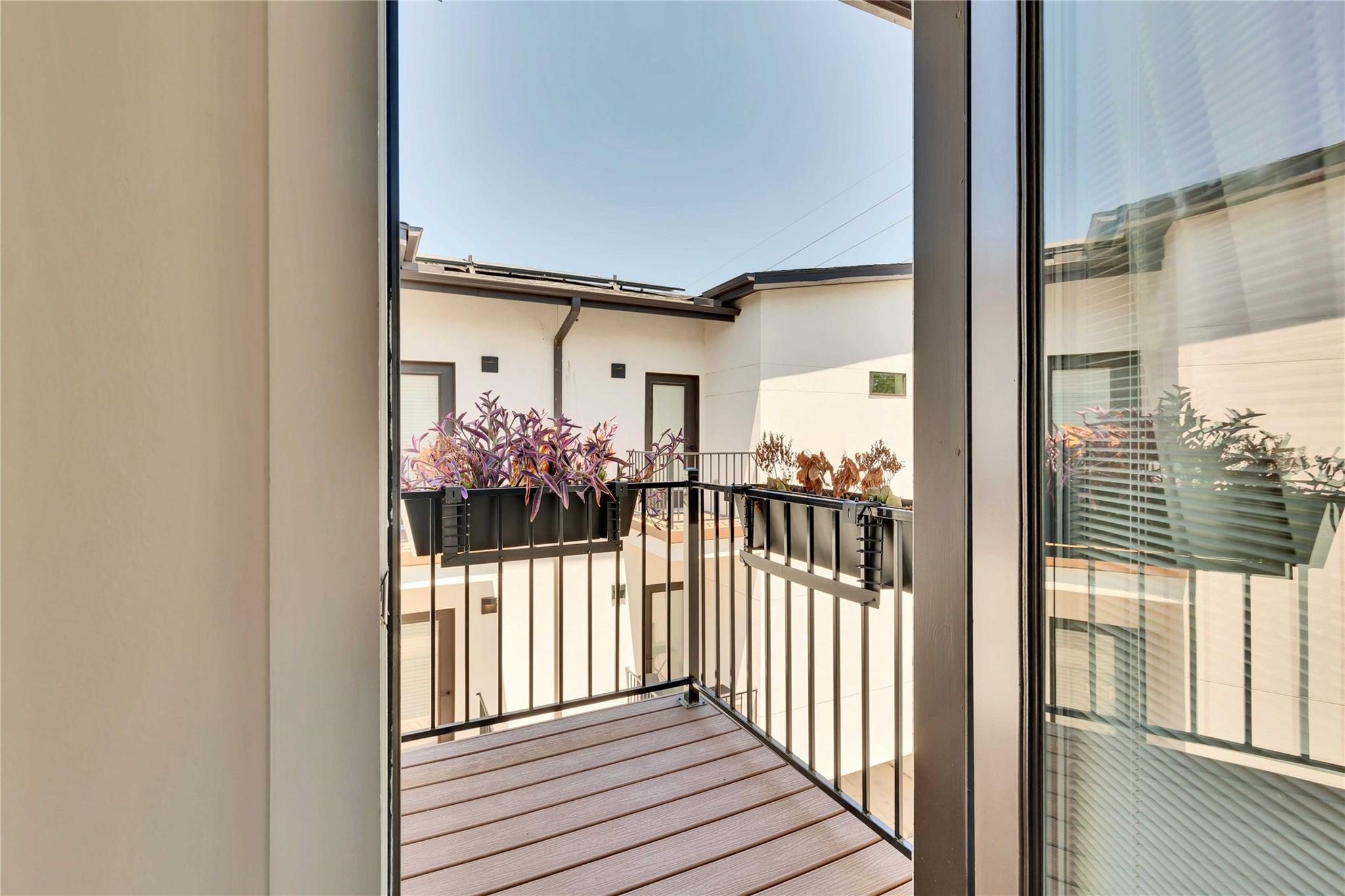1128 Chicon St #201 Property Photo 25