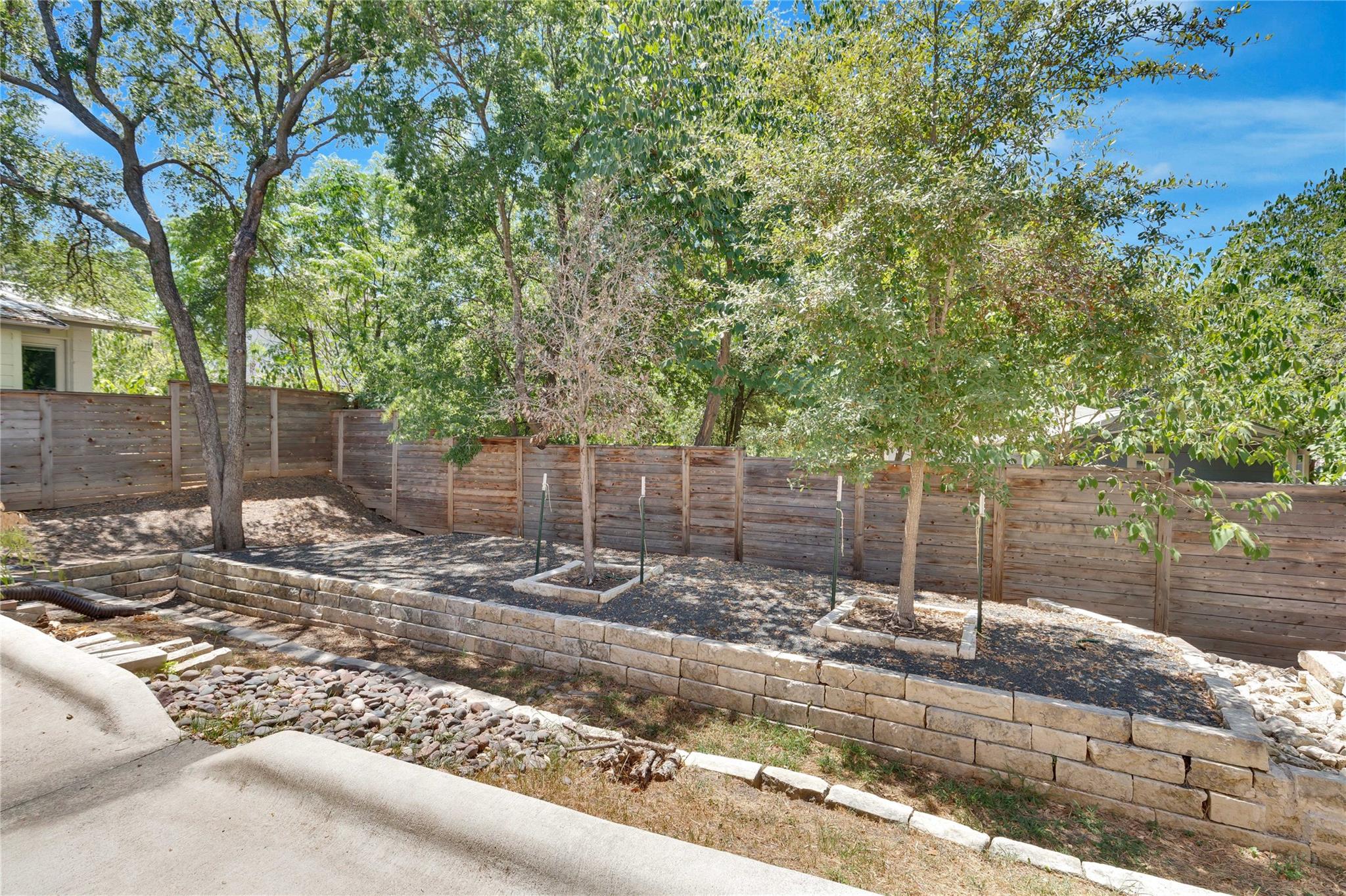 1128 Chicon St #201 Property Photo 27