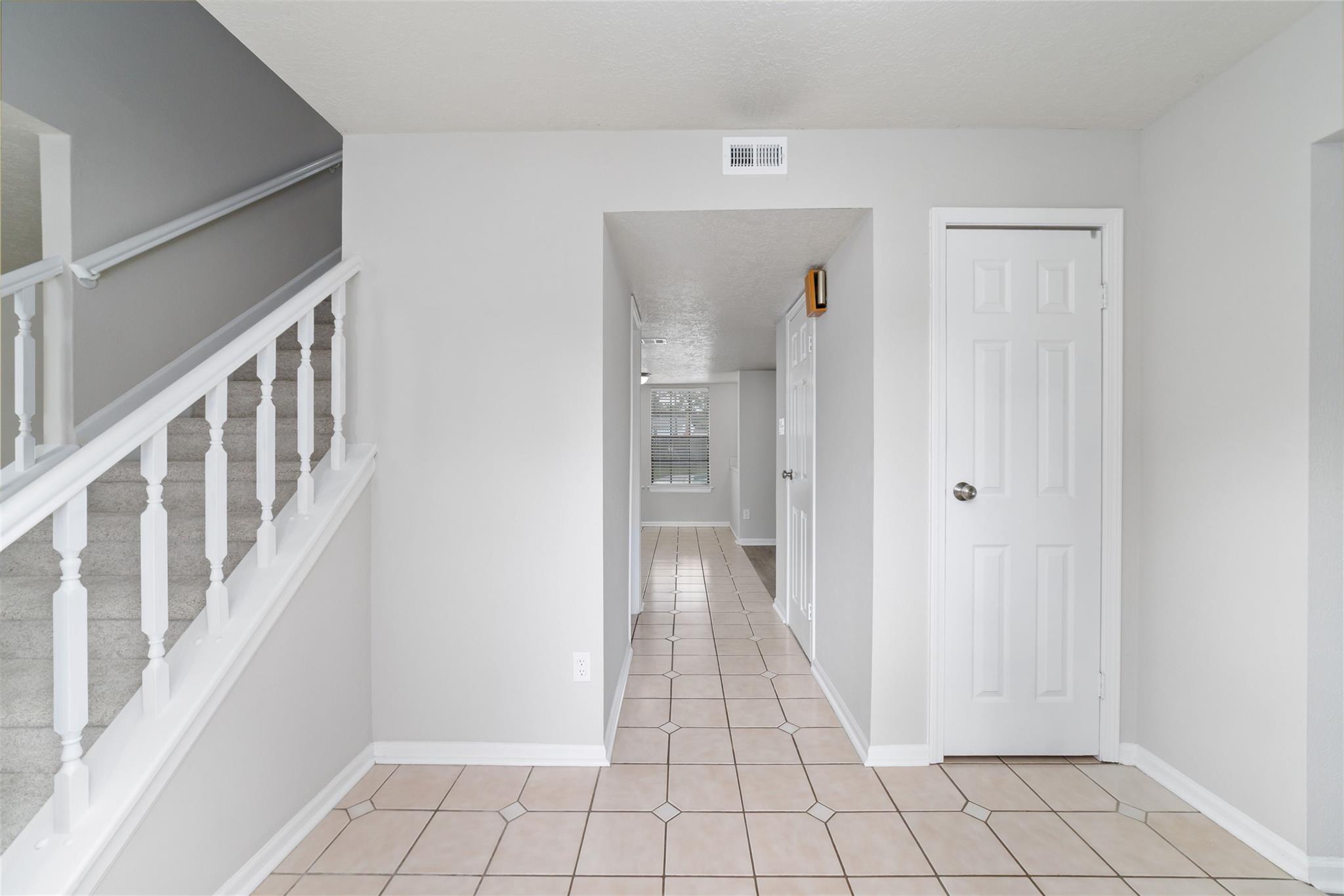 8406 Pine Falls Dr Property Photo 6