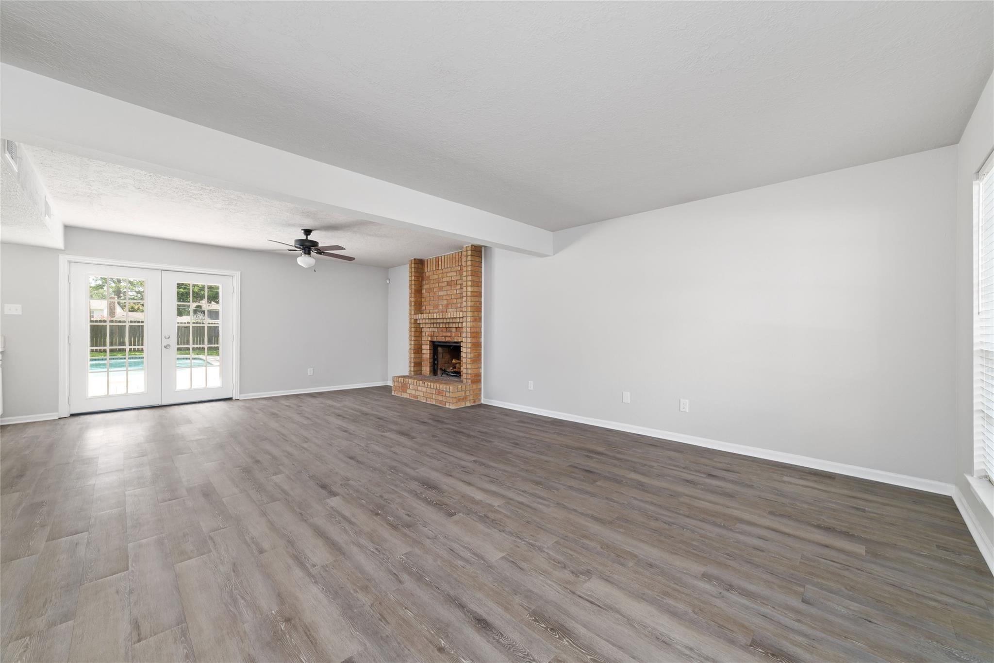 8406 Pine Falls Dr Property Photo 7