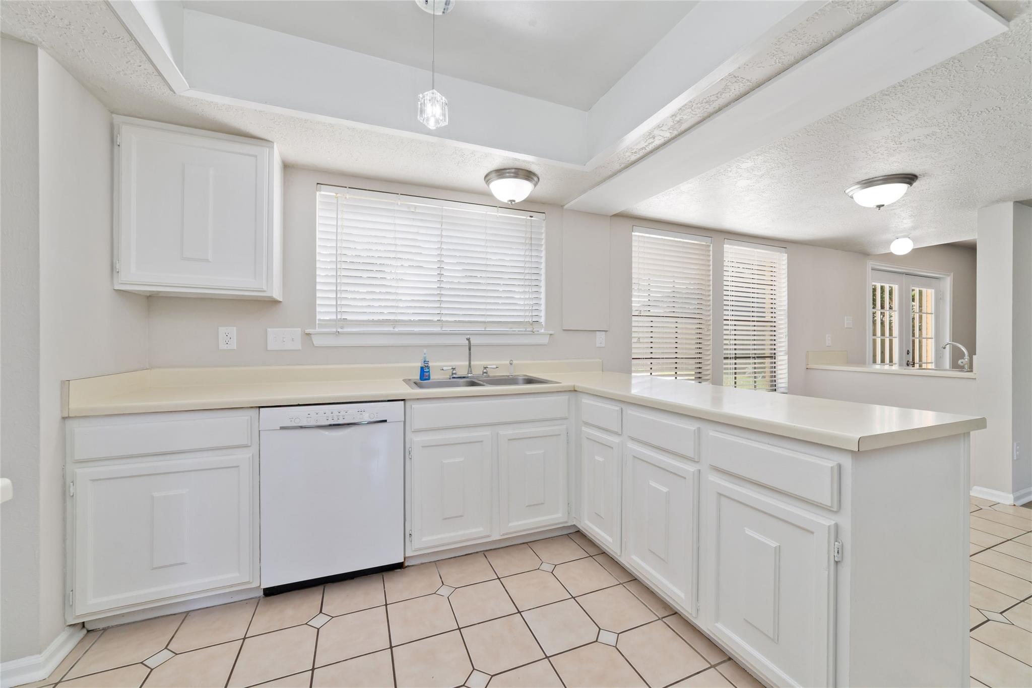 8406 Pine Falls Dr Property Photo 12