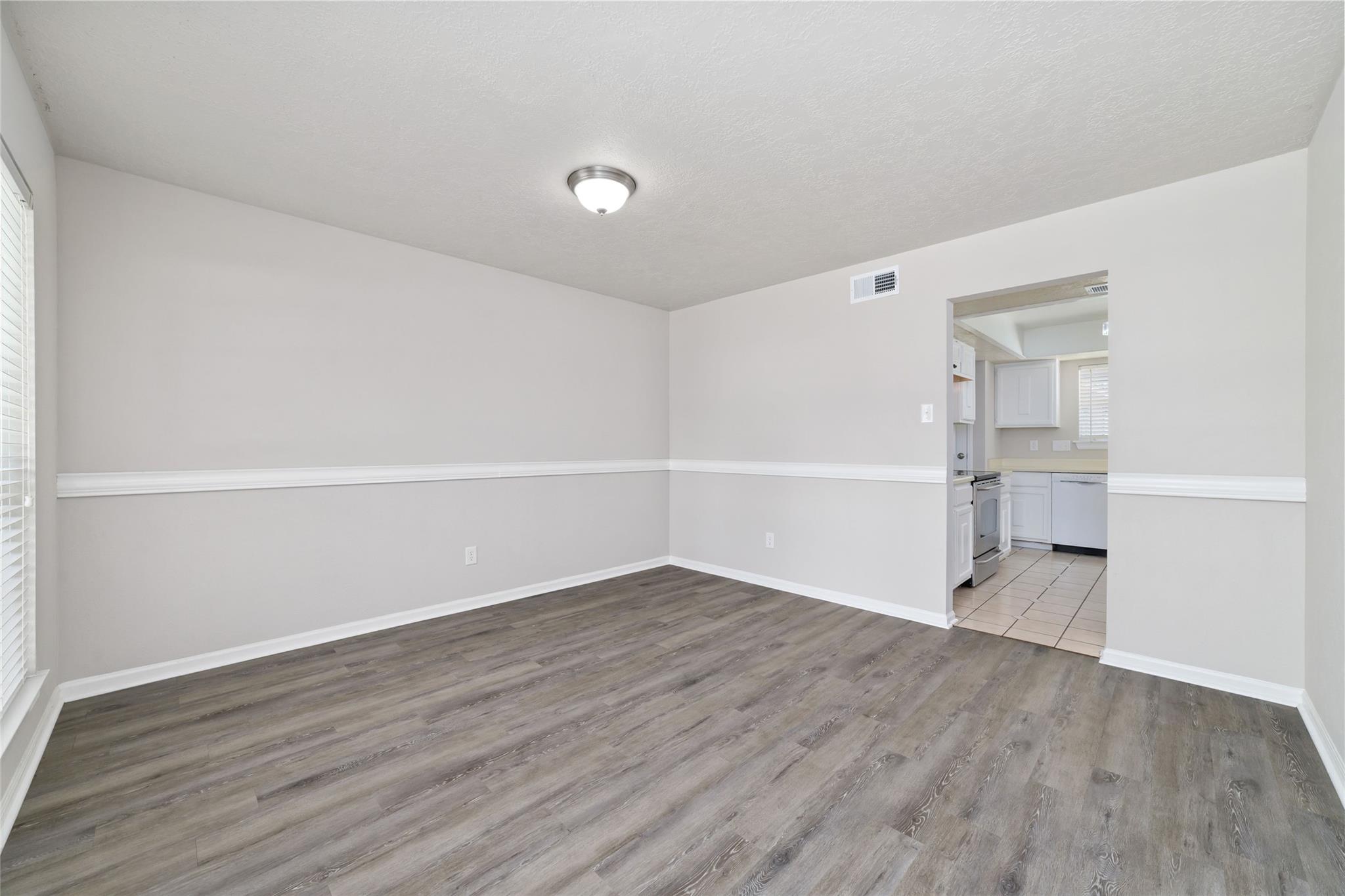 8406 Pine Falls Dr Property Photo 15